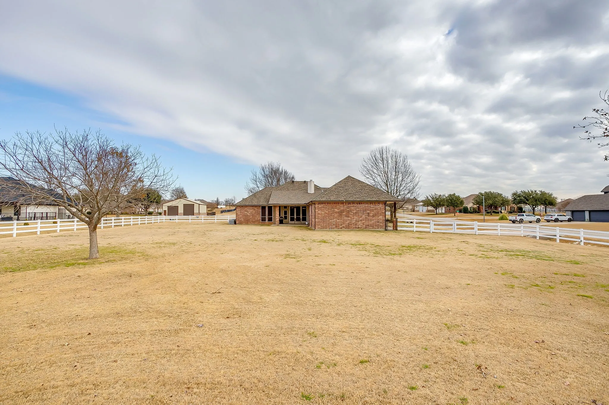 Single Family Residence For Sale in Johnson County , 3712 Vista North Drive, Burleson, Texas 76028, 4 Bedroom, 3 Bathroom, 3 Garage spaces, 2,649 Sqft, built in 2002, mls#21166702, Real Estate Agent in Burleson, Homes For Sale in Johnson county, Homes For Sale in Burleson, Realtor in Burleson Texas, Real Estate Brokerage Independent Realty Texas, Luminita Cordes Realtor