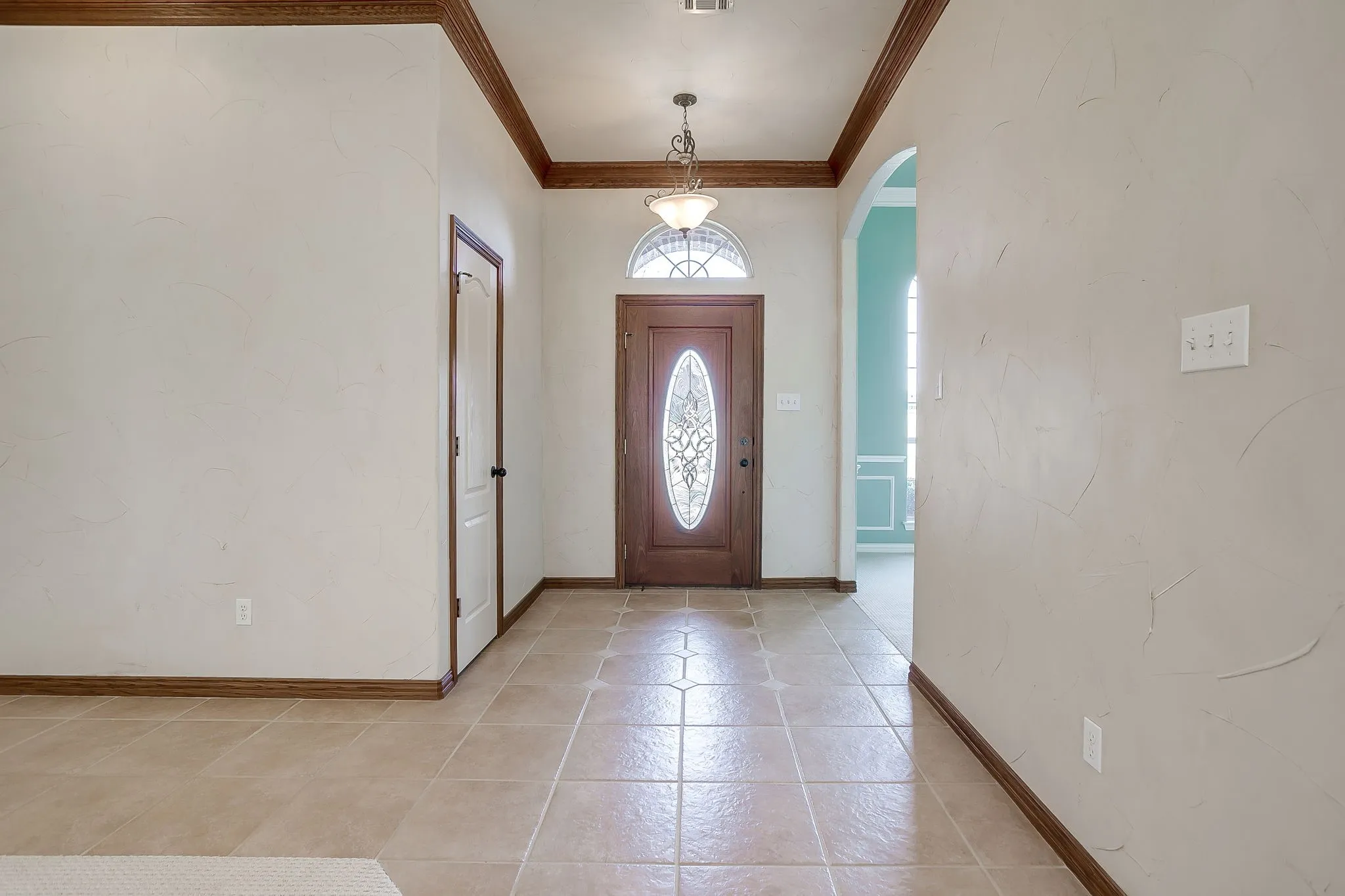 Single Family Residence For Sale in Johnson County , 3712 Vista North Drive, Burleson, Texas 76028, 4 Bedroom, 3 Bathroom, 3 Garage spaces, 2,649 Sqft, built in 2002, mls#21166702, Real Estate Agent in Burleson, Homes For Sale in Johnson county, Homes For Sale in Burleson, Realtor in Burleson Texas, Real Estate Brokerage Independent Realty Texas, Luminita Cordes Realtor
