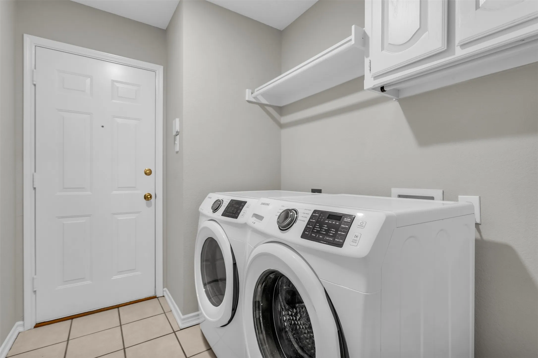 Single Family Residence For Sale in Collin County , 308 Glen Ridge Drive, Murphy, Texas 75094, 4 Bedroom, 3 Bathroom, 2 Garage spaces, 2,595 Sqft, built in 1999, Preowned, mls#21164092, Real Estate Agent in Murphy, Homes For Sale in Collin county, Homes For Sale in Murphy, Realtor in Murphy Texas, Real Estate Brokerage Independent Realty Texas, Luminita Cordes Realtor