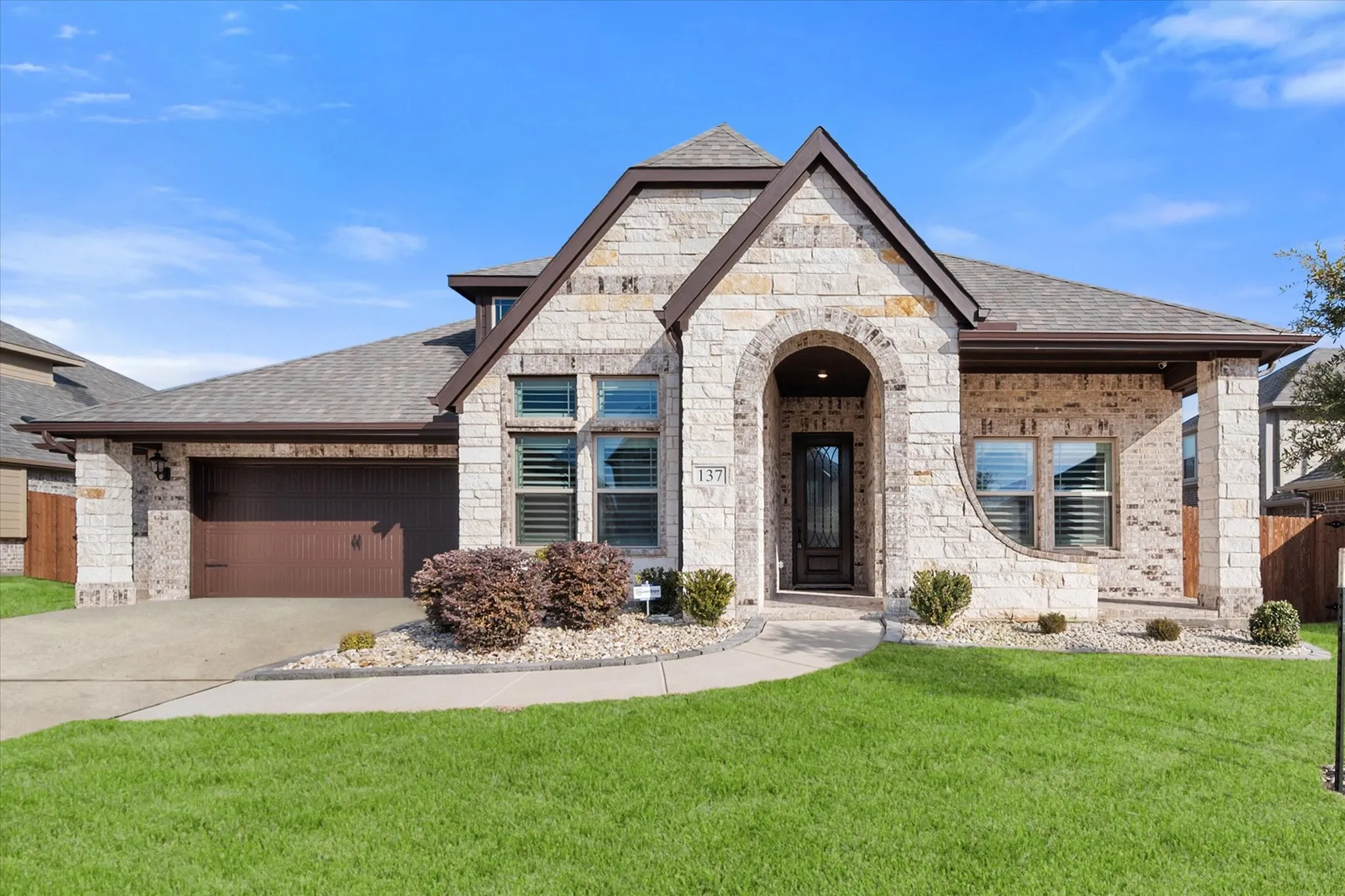 Single Family Residence For Sale in Ellis County , 137 Fireberry Drive, Glenn Heights, Texas 75154, 4 Bedroom, 3 Bathroom, 2 Garage spaces, 2,515 Sqft, built in 2023, Preowned, mls#21164760, Real Estate Agent in Glenn Heights, Homes For Sale in Ellis county, Homes For Sale in Glenn Heights, Realtor in Glenn Heights Texas, Real Estate Brokerage Independent Realty Texas, Luminita Cordes Realtor
