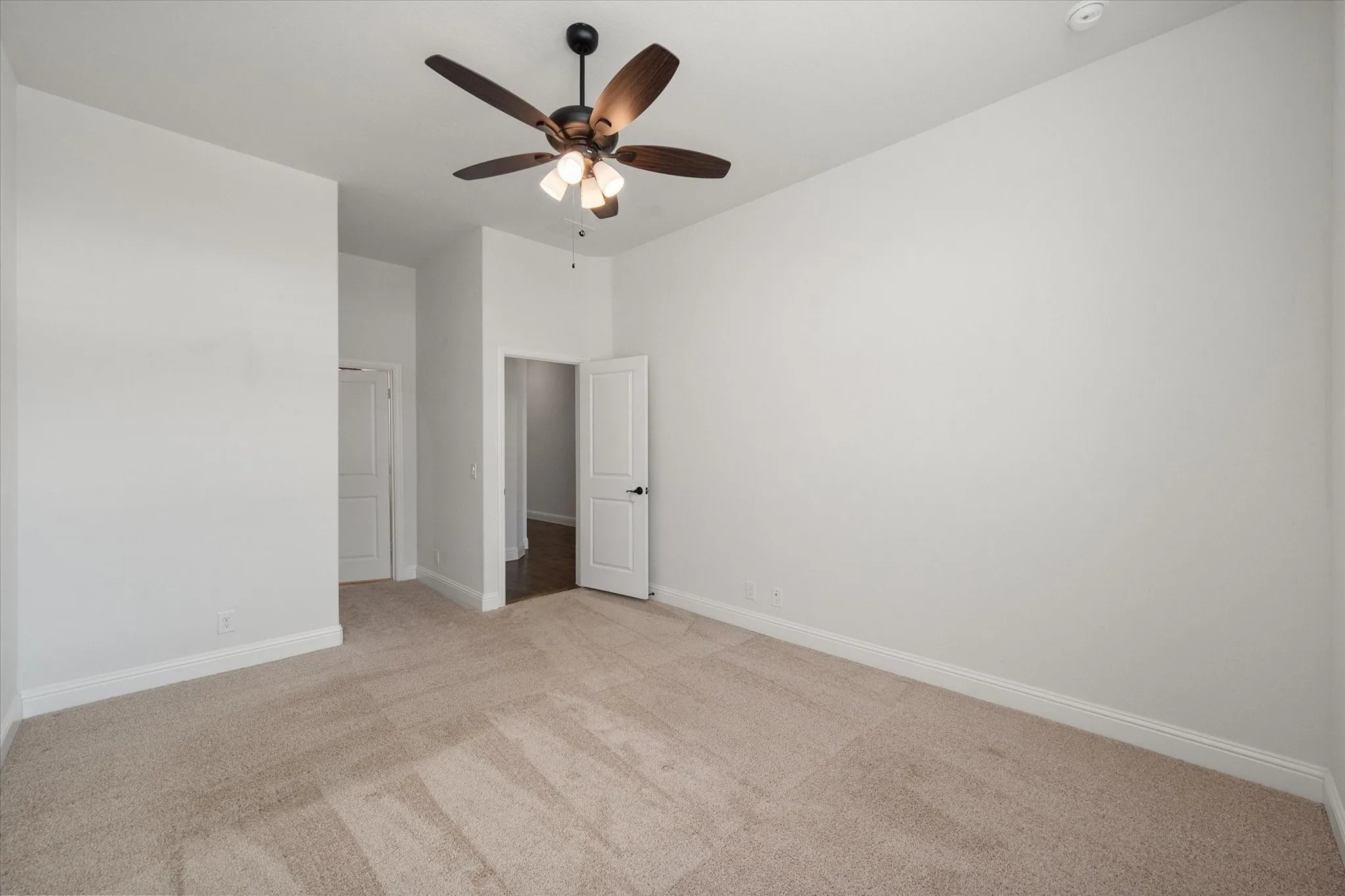 Single Family Residence For Sale in Ellis County , 137 Fireberry Drive, Glenn Heights, Texas 75154, 4 Bedroom, 3 Bathroom, 2 Garage spaces, 2,515 Sqft, built in 2023, Preowned, mls#21164760, Real Estate Agent in Glenn Heights, Homes For Sale in Ellis county, Homes For Sale in Glenn Heights, Realtor in Glenn Heights Texas, Real Estate Brokerage Independent Realty Texas, Luminita Cordes Realtor