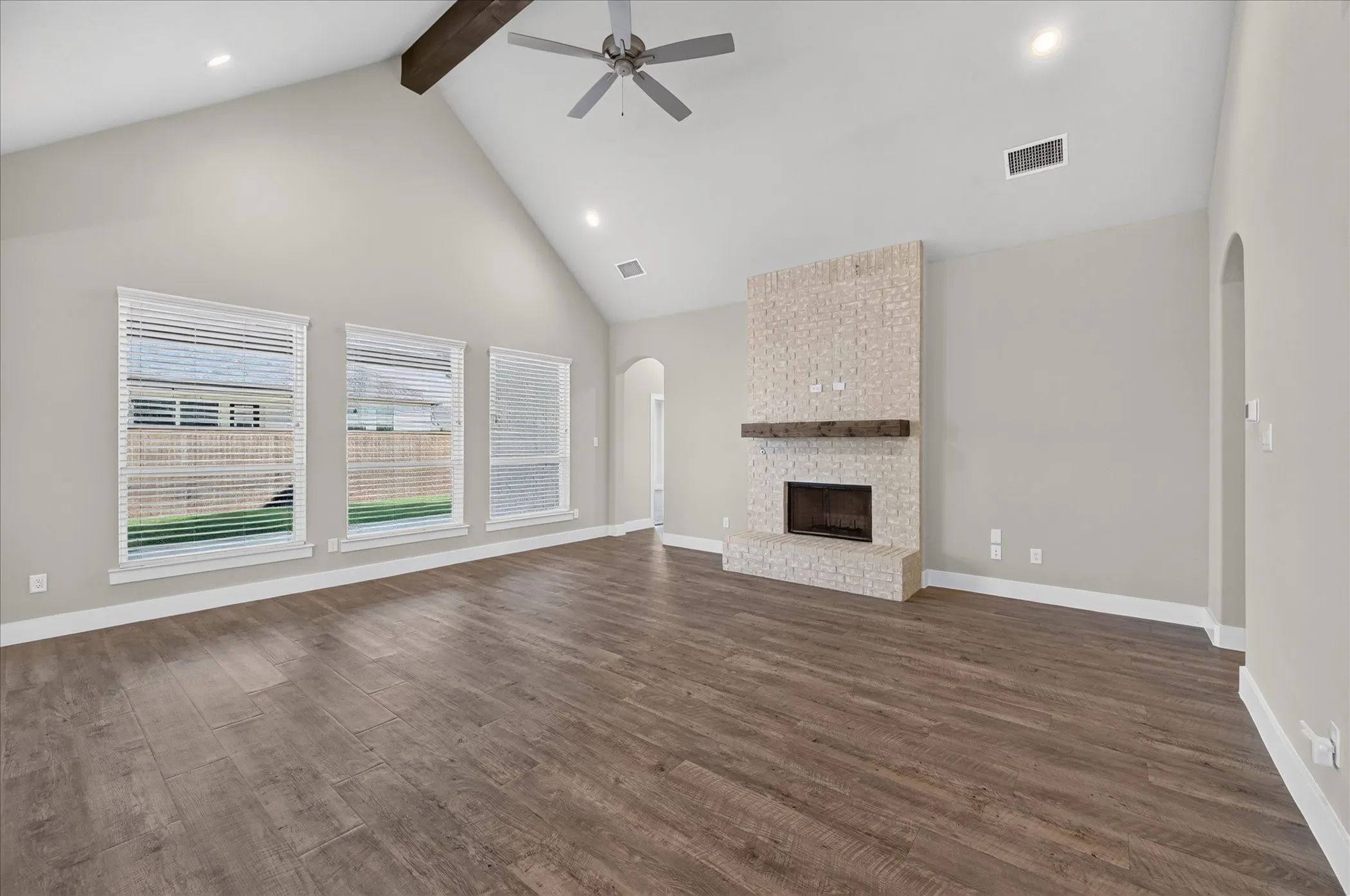 Single Family Residence For Sale in Tarrant County , 462 Creekside, Haslet, Texas 76052, 4 Bedroom, 2 Bathroom, 2 Garage spaces, 2,870 Sqft, built in 2024, New Construction - Complete, mls#21166917, Real Estate Agent in Haslet, Homes For Sale in Tarrant county, Homes For Sale in Haslet, Realtor in Haslet Texas, Real Estate Brokerage Independent Realty Texas, Luminita Cordes Realtor