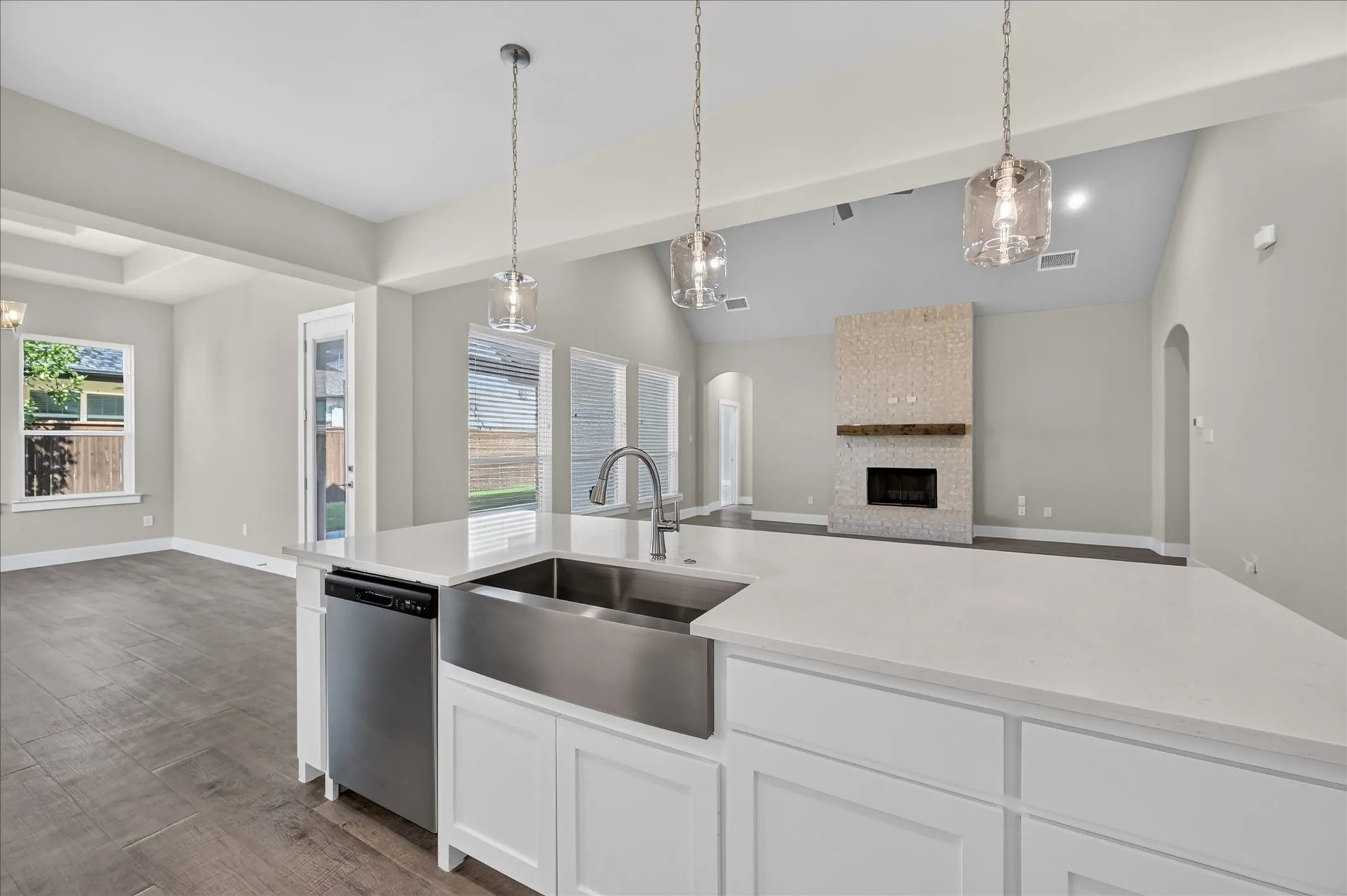 Single Family Residence For Sale in Tarrant County , 462 Creekside, Haslet, Texas 76052, 4 Bedroom, 2 Bathroom, 2 Garage spaces, 2,870 Sqft, built in 2024, New Construction - Complete, mls#21166917, Real Estate Agent in Haslet, Homes For Sale in Tarrant county, Homes For Sale in Haslet, Realtor in Haslet Texas, Real Estate Brokerage Independent Realty Texas, Luminita Cordes Realtor