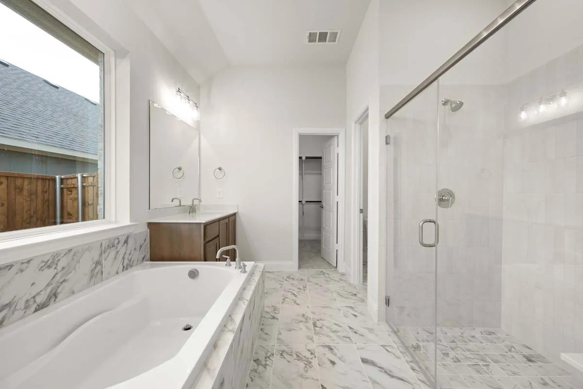 11-1013-birkdale-drive-timberbrook-justin-tx-primary-bathroom