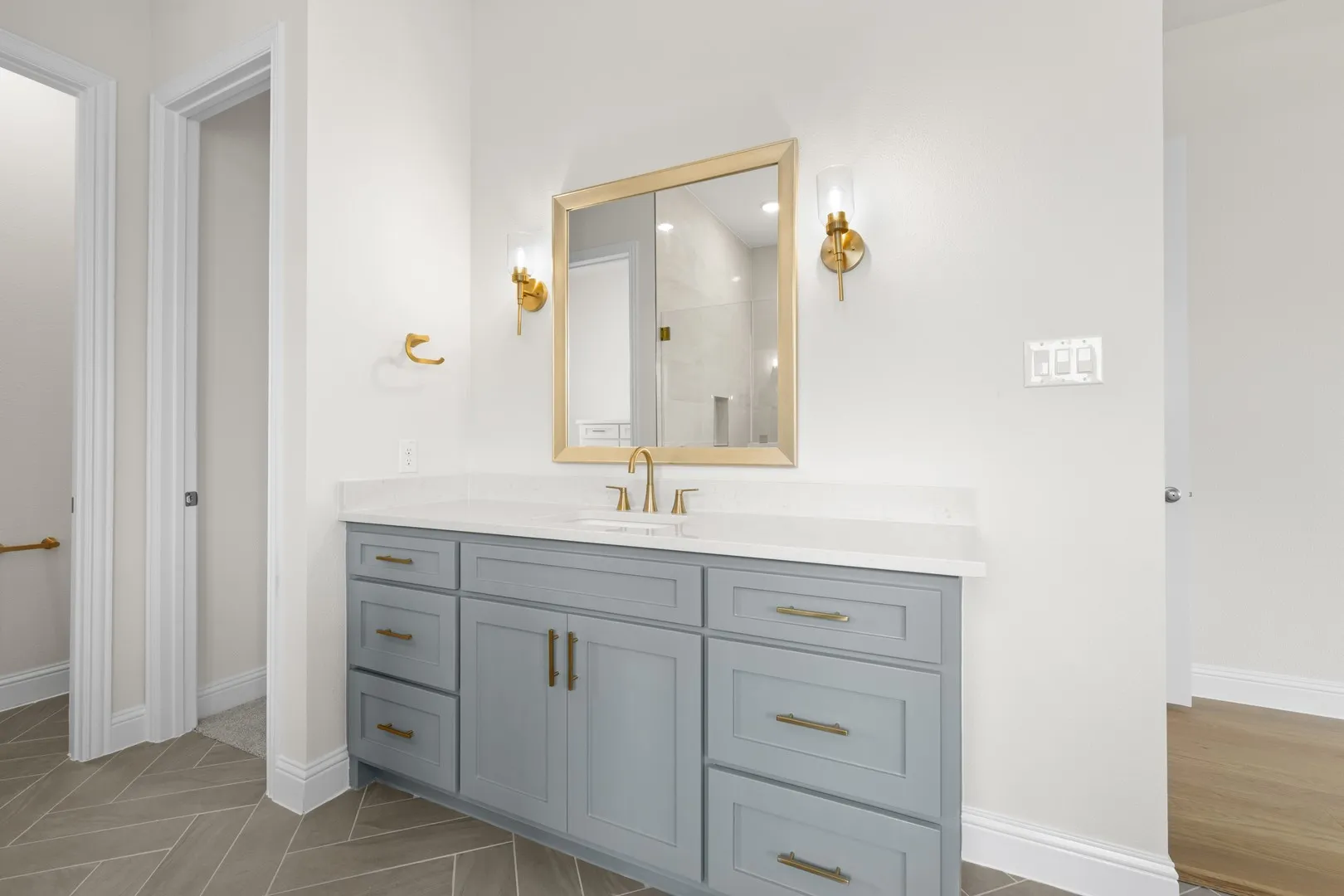 2017 Grey Birch- Primary Suite-4