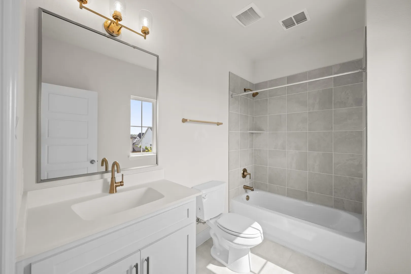2017 Grey Birch- Bathroom-4