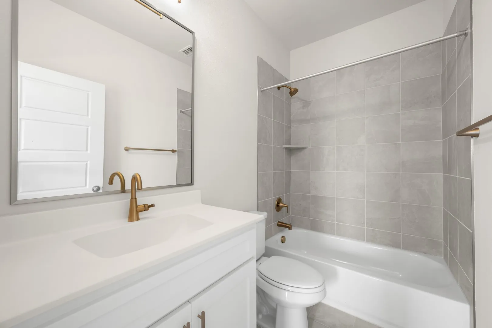 2017 Grey Birch- Bathroom-3