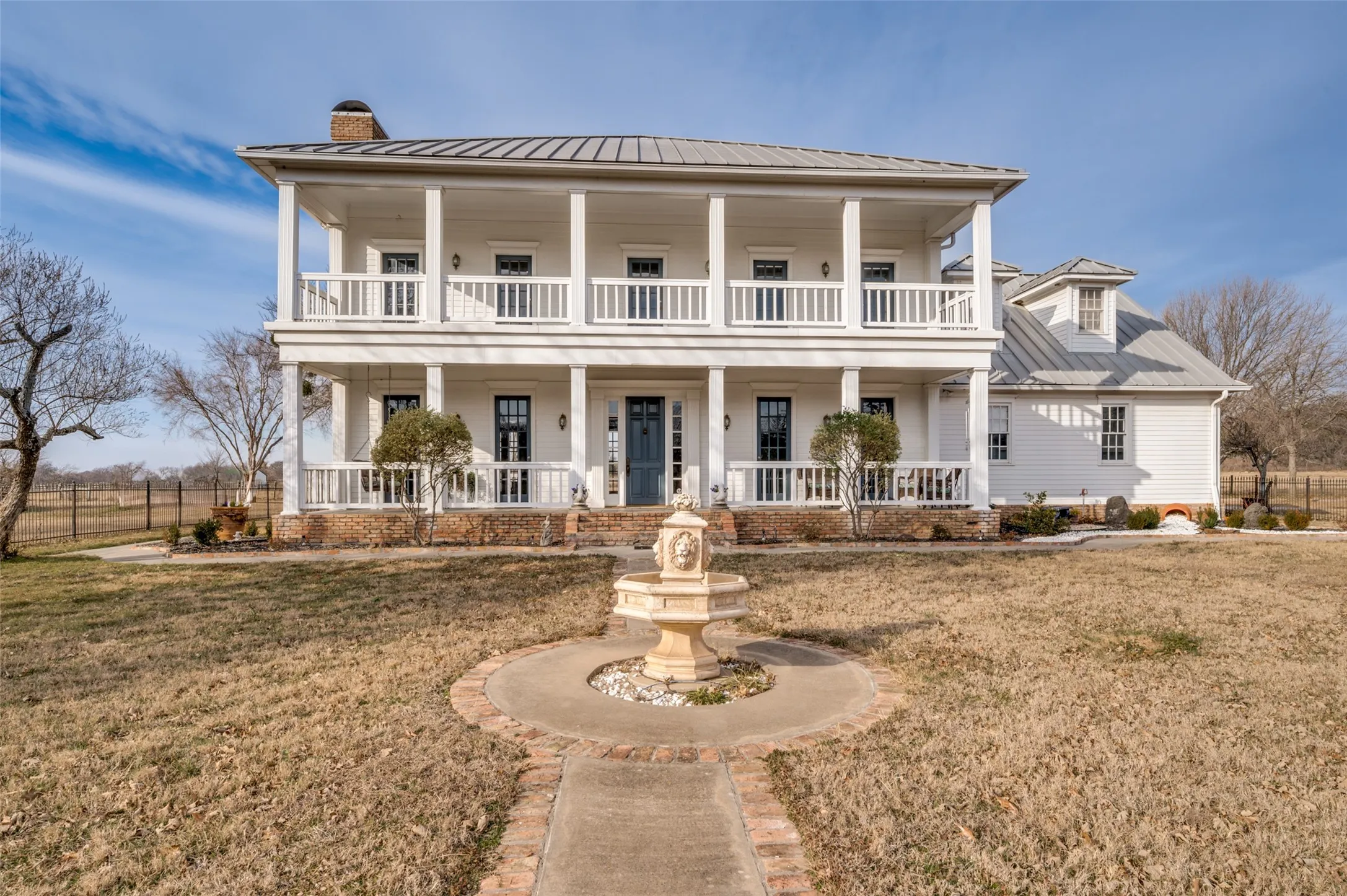 Single Family Residence For Sale in Denton County , 1827 Dr Sanders Road, Aubrey, Texas 76227, 4 Bedrooms, 4 Bathrooms, 4 Garage spaces, 3,934 Sqft, built in 1995, Price $2,850,000, mls#21164772, Real Estate Agent in Aubrey, Homes For Sale in Denton county, Homes For Sale in Aubrey, Realtor in Aubrey Texas, Real Estate Brokerage Independent Realty Texas, Luminita Cordes Realtor