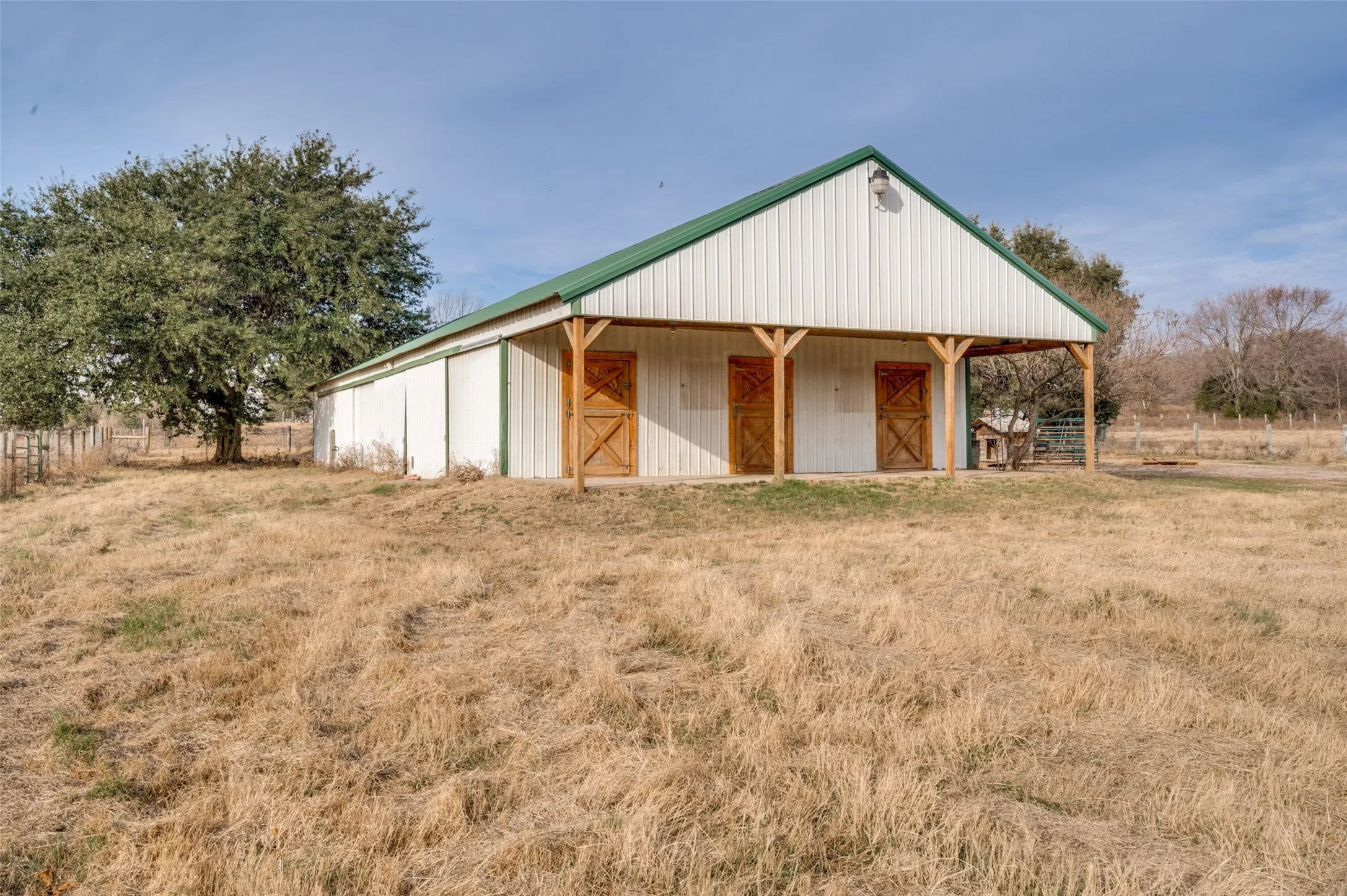 Single Family Residence For Sale in Denton County , 1827 Dr Sanders Road, Aubrey, Texas 76227, 4 Bedrooms, 4 Bathrooms, 4 Garage spaces, 3,934 Sqft, built in 1995, Price $2,850,000, mls#21164772, Real Estate Agent in Aubrey, Homes For Sale in Denton county, Homes For Sale in Aubrey, Realtor in Aubrey Texas, Real Estate Brokerage Independent Realty Texas, Luminita Cordes Realtor