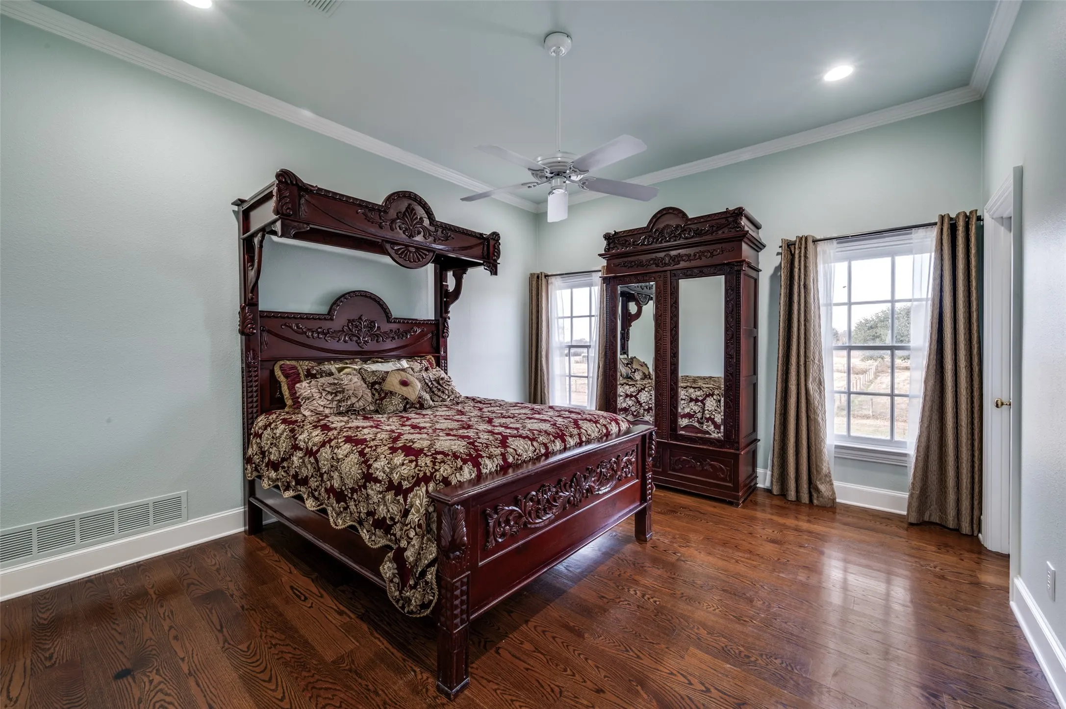 Single Family Residence For Sale in Denton County , 1827 Dr Sanders Road, Aubrey, Texas 76227, 4 Bedrooms, 4 Bathrooms, 4 Garage spaces, 3,934 Sqft, built in 1995, Price $2,850,000, mls#21164772, Real Estate Agent in Aubrey, Homes For Sale in Denton county, Homes For Sale in Aubrey, Realtor in Aubrey Texas, Real Estate Brokerage Independent Realty Texas, Luminita Cordes Realtor