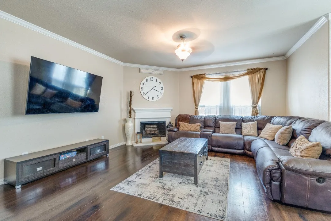 Single Family Residence For Sale in Tarrant County , 14316 Mariposa Lily Lane, Fort Worth, Texas 76052, 4 Bedroom, 4 Bathroom, 2 Garage spaces, 2,561 Sqft, built in 2012, Preowned, mls#21167099, Real Estate Agent in Fort Worth, Homes For Sale in Tarrant county, Homes For Sale in Fort Worth, Realtor in Fort Worth Texas, Real Estate Brokerage Independent Realty Texas, Luminita Cordes Realtor