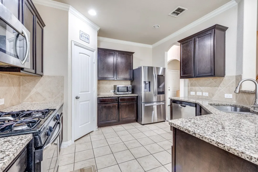 Single Family Residence For Sale in Tarrant County , 14316 Mariposa Lily Lane, Fort Worth, Texas 76052, 4 Bedroom, 4 Bathroom, 2 Garage spaces, 2,561 Sqft, built in 2012, Preowned, mls#21167099, Real Estate Agent in Fort Worth, Homes For Sale in Tarrant county, Homes For Sale in Fort Worth, Realtor in Fort Worth Texas, Real Estate Brokerage Independent Realty Texas, Luminita Cordes Realtor