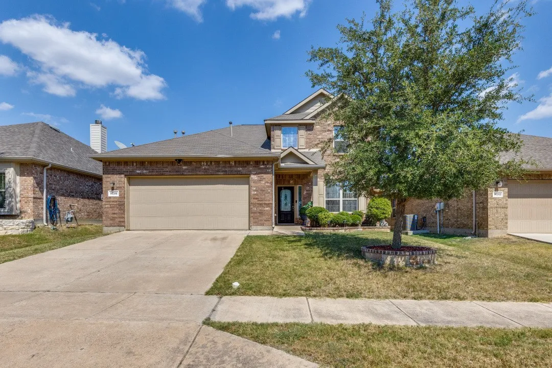 Single Family Residence For Sale in Tarrant County , 14316 Mariposa Lily Lane, Fort Worth, Texas 76052, 4 Bedroom, 4 Bathroom, 2 Garage spaces, 2,561 Sqft, built in 2012, Preowned, mls#21167099, Real Estate Agent in Fort Worth, Homes For Sale in Tarrant county, Homes For Sale in Fort Worth, Realtor in Fort Worth Texas, Real Estate Brokerage Independent Realty Texas, Luminita Cordes Realtor