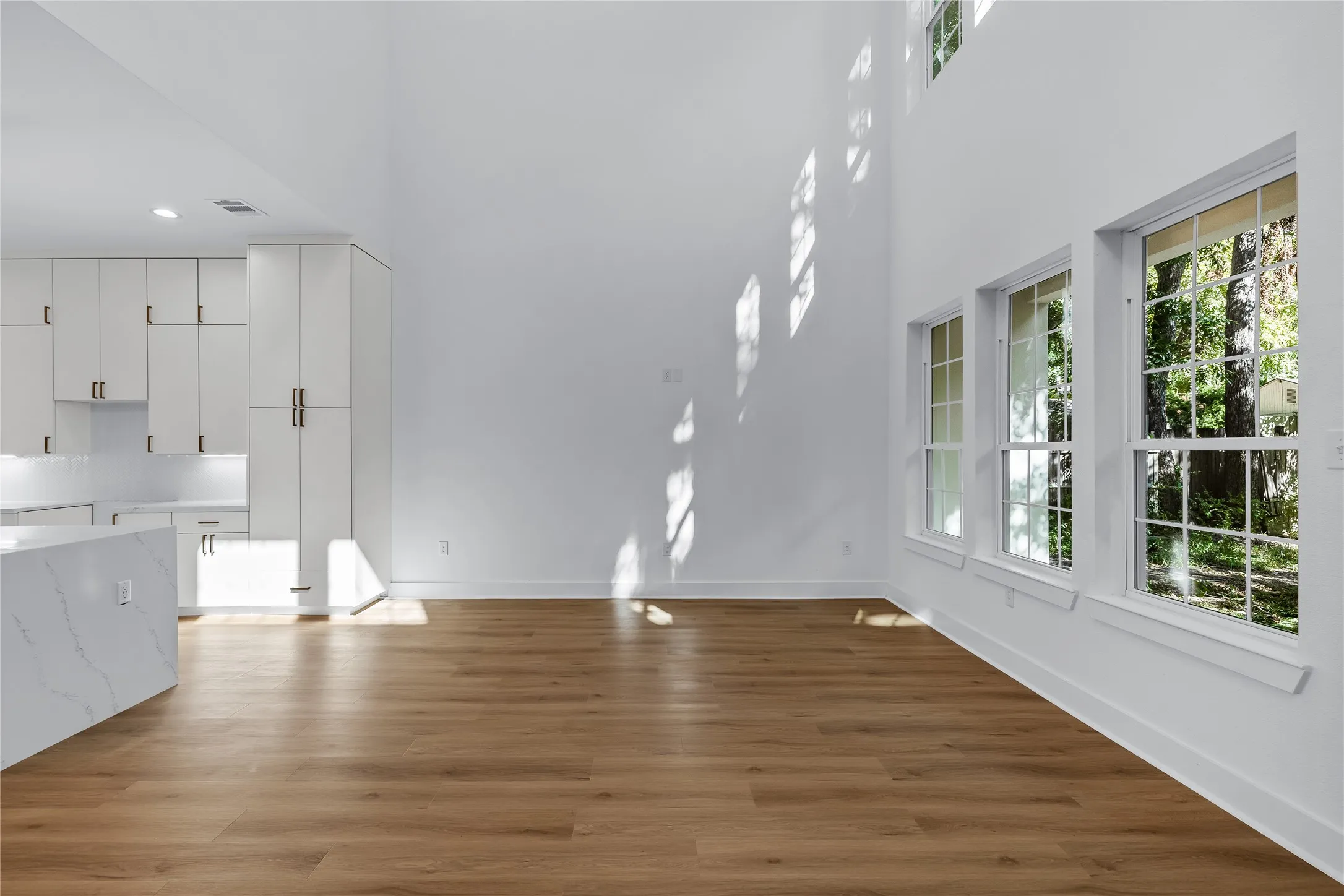 Single Family Residence For Sale in Dallas County , 2434 Douglas Avenue, Dallas, Texas 75219, 3 Bedrooms, 4 Bathrooms, 2 Garage spaces, 2,570 Sqft, built in 2025, New Construction - Complete, Price $639,000, mls#21160638, Real Estate Agent in Dallas, Homes For Sale in Dallas county, Homes For Sale in Dallas, Realtor in Dallas Texas, Real Estate Brokerage Independent Realty Texas, Luminita Cordes Realtor