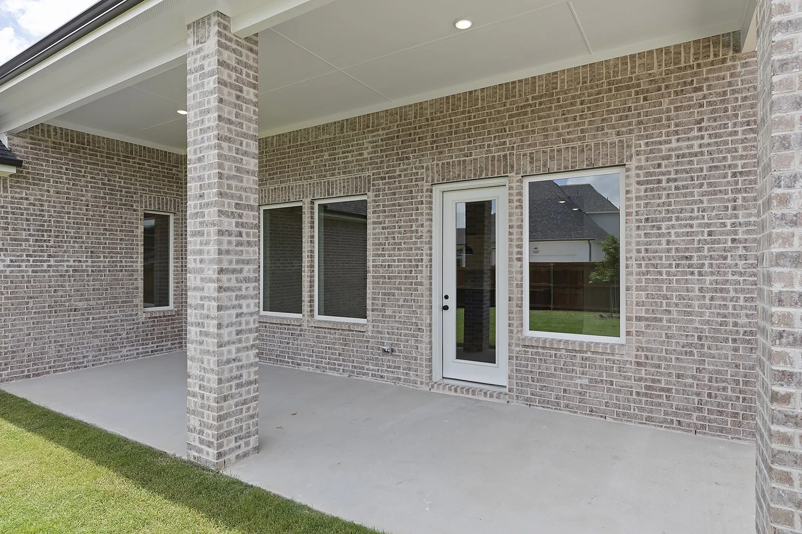 25. 9608 Talia - Patio