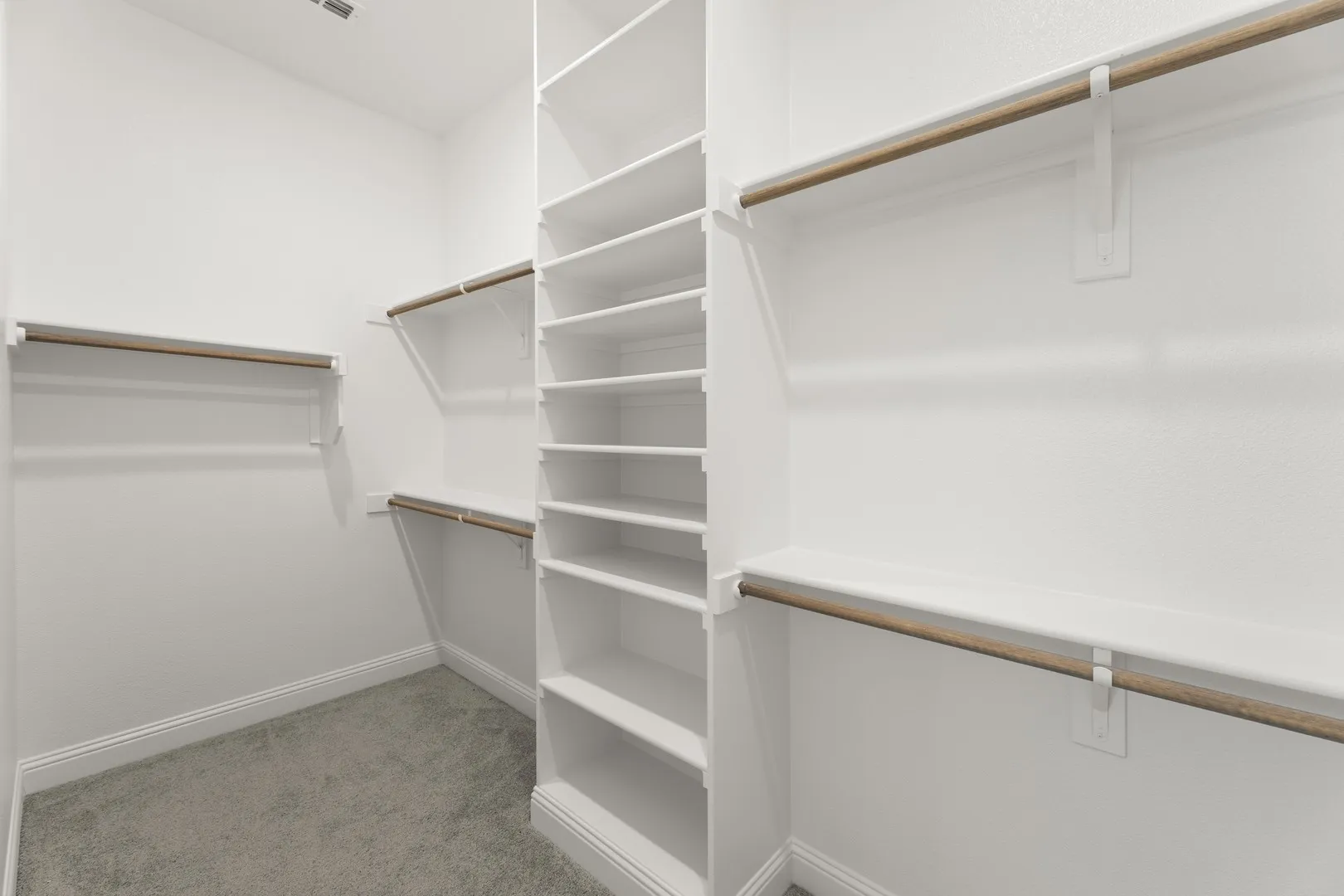 18. 9608 Talia - Closet