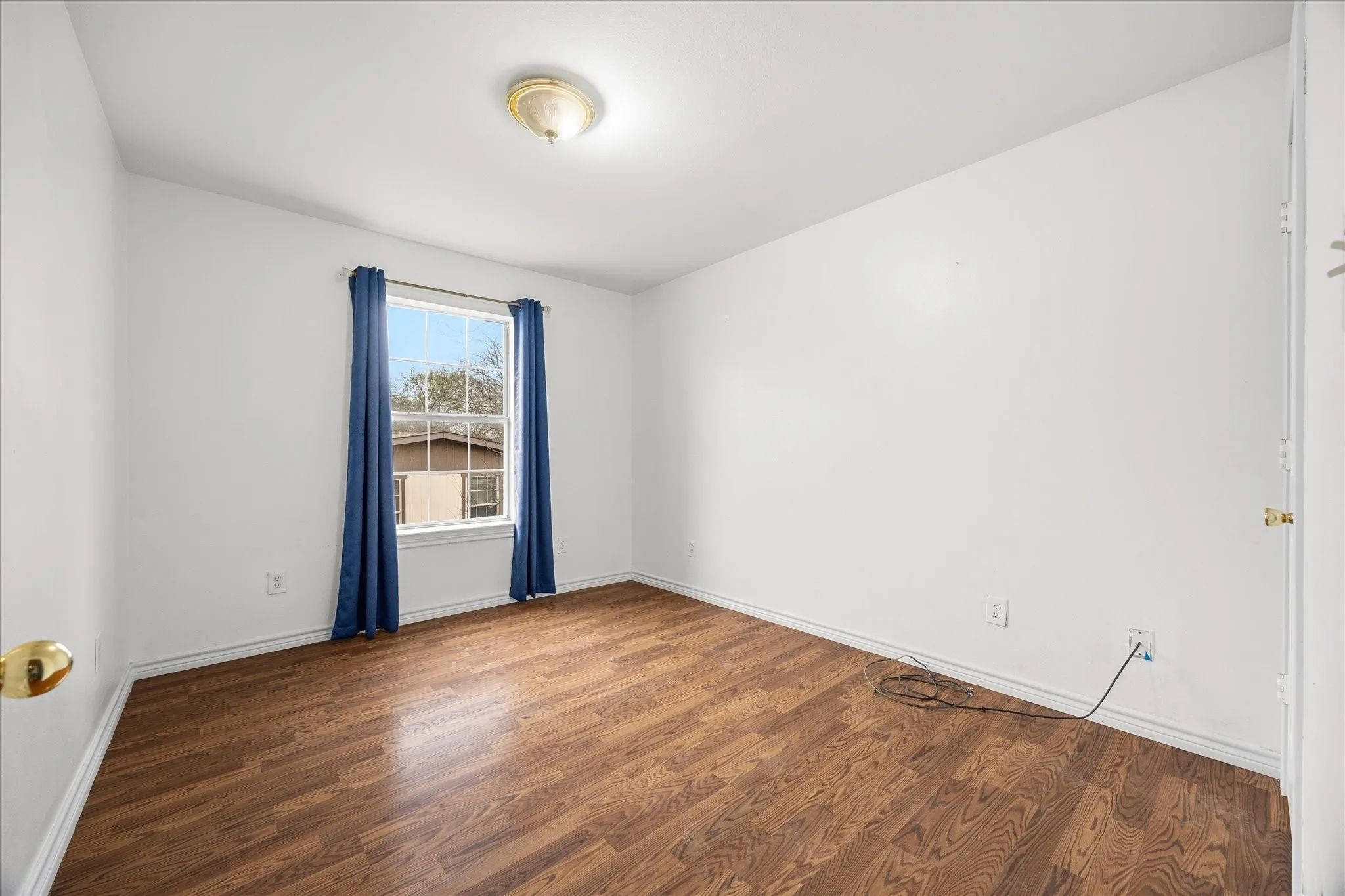 Single Family Residence For Sale in Rockwall County , 208 Trout Street, Rockwall, Texas 75032, 3 Bedroom, 3 Bathroom, 2 Garage spaces, 1,144 Sqft, built in 2003, Preowned, mls#21167177, Real Estate Agent in Rockwall, Homes For Sale in Rockwall county, Homes For Sale in Rockwall, Realtor in Rockwall Texas, Real Estate Brokerage Independent Realty Texas, Luminita Cordes Realtor
