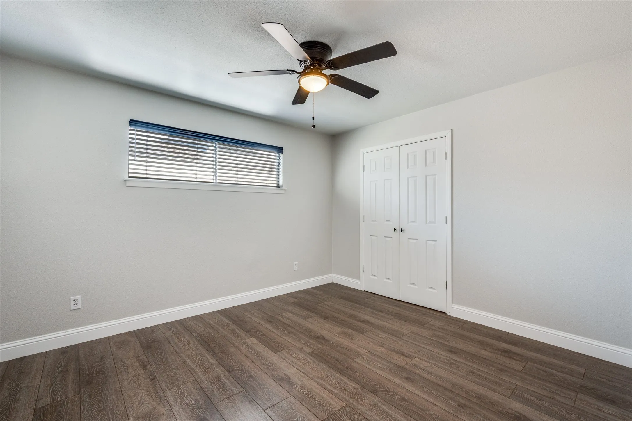 Single Family Residence For Sale in Tarrant County , 348 Thompson Street, Fort Worth, Texas 76134, 4 Bedrooms, 2 Bathrooms, 2 Garage spaces, 1,887 Sqft, built in 1965, Price $275,000, mls#21166072, Real Estate Agent in Fort Worth, Homes For Sale in Tarrant county, Homes For Sale in Fort Worth, Realtor in Fort Worth Texas, Real Estate Brokerage Independent Realty Texas, Luminita Cordes Realtor