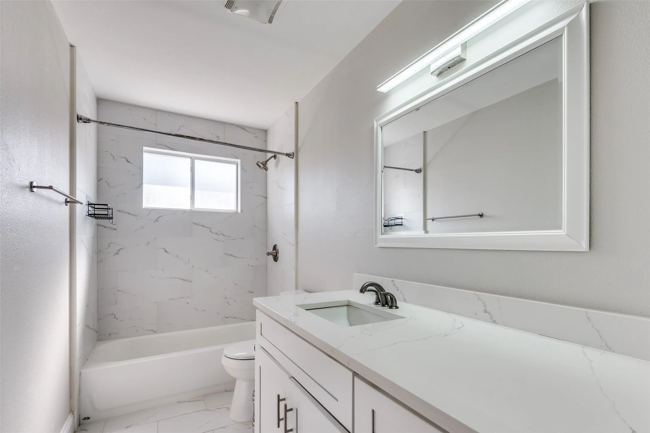 Single Family Residence For Sale in Tarrant County , 348 Thompson Street, Fort Worth, Texas 76134, 4 Bedrooms, 2 Bathrooms, 2 Garage spaces, 1,887 Sqft, built in 1965, Price $275,000, mls#21166072, Real Estate Agent in Fort Worth, Homes For Sale in Tarrant county, Homes For Sale in Fort Worth, Realtor in Fort Worth Texas, Real Estate Brokerage Independent Realty Texas, Luminita Cordes Realtor