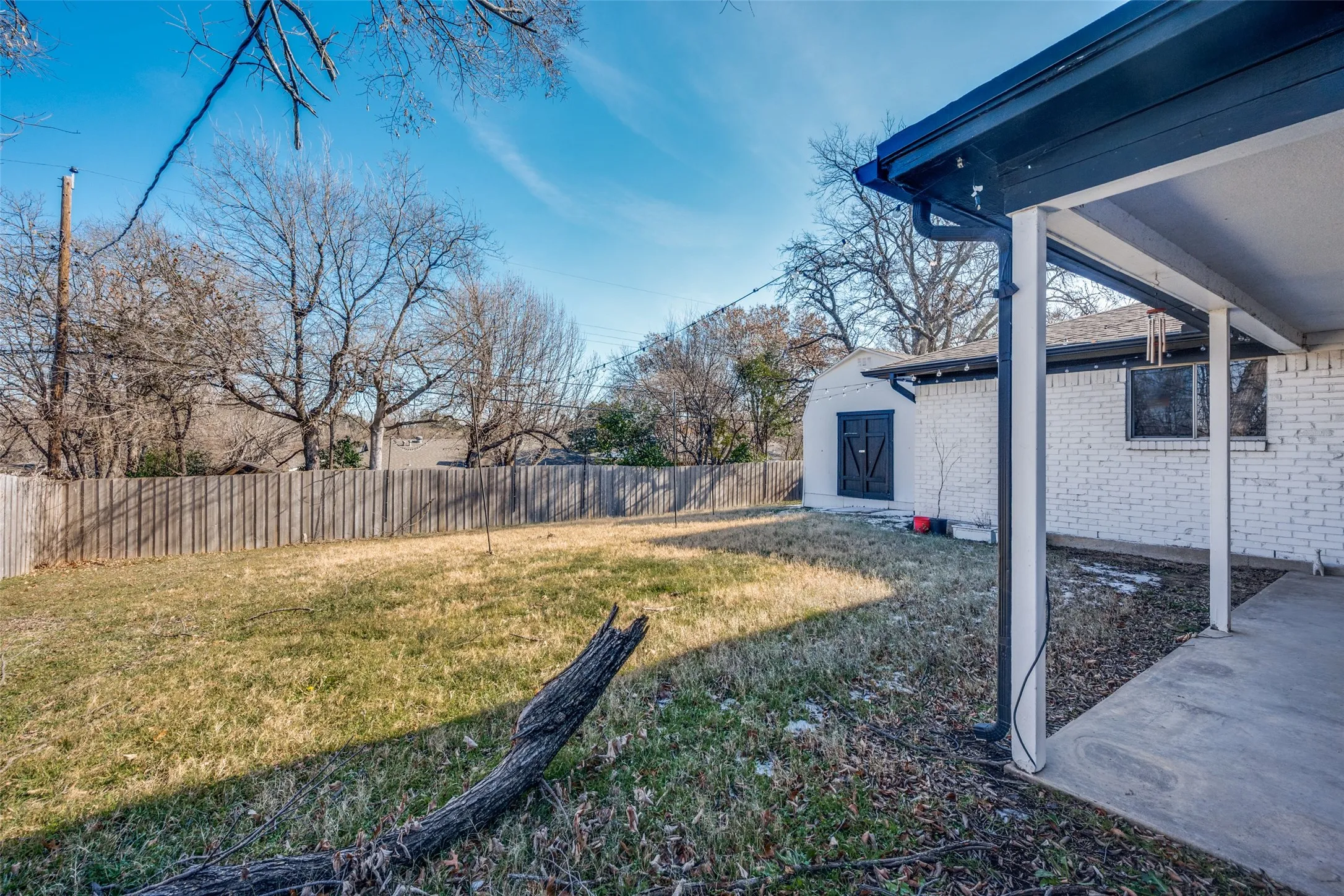 Single Family Residence For Sale in Tarrant County , 348 Thompson Street, Fort Worth, Texas 76134, 4 Bedrooms, 2 Bathrooms, 2 Garage spaces, 1,887 Sqft, built in 1965, Price $275,000, mls#21166072, Real Estate Agent in Fort Worth, Homes For Sale in Tarrant county, Homes For Sale in Fort Worth, Realtor in Fort Worth Texas, Real Estate Brokerage Independent Realty Texas, Luminita Cordes Realtor