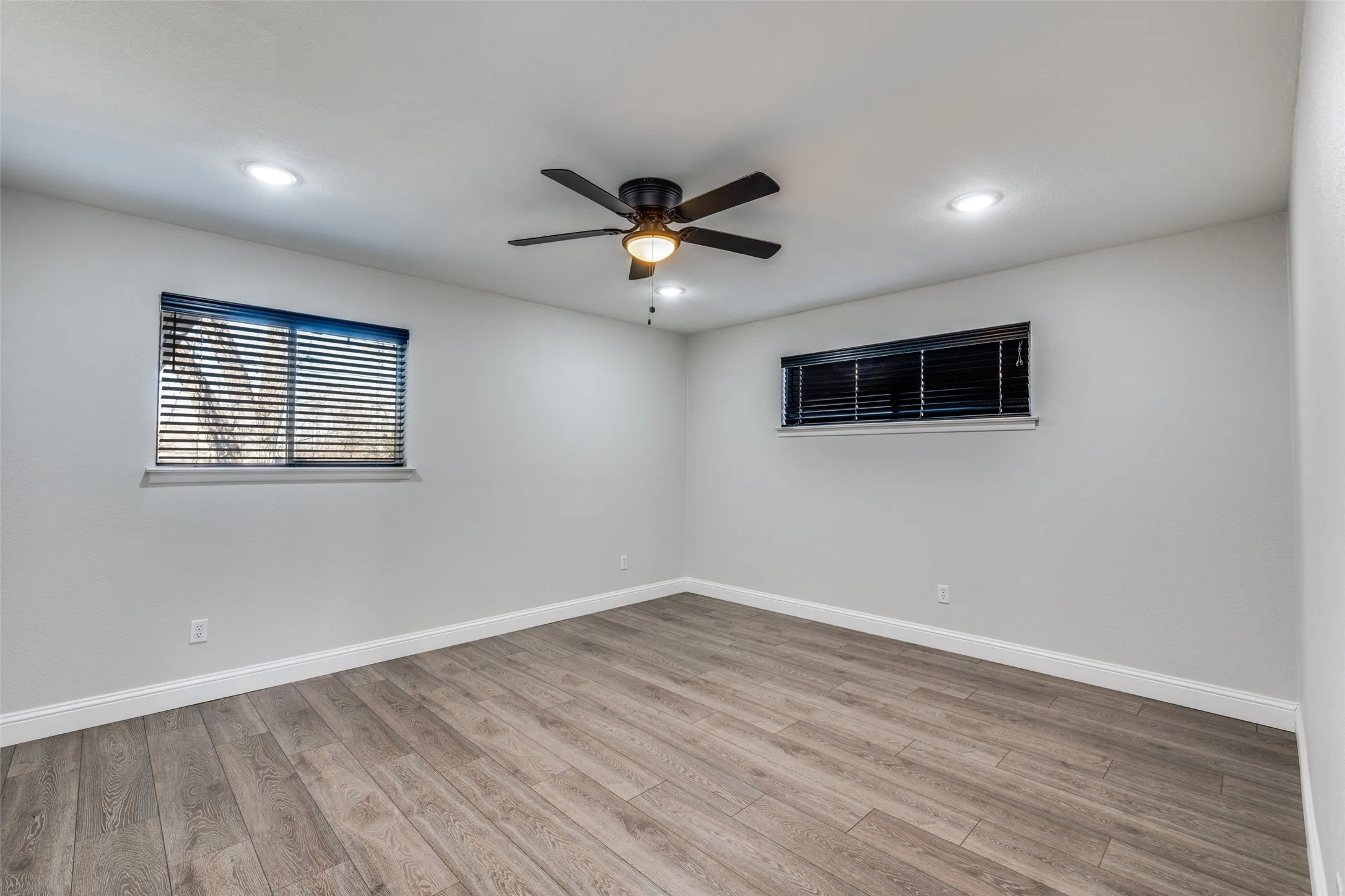 Single Family Residence For Sale in Tarrant County , 348 Thompson Street, Fort Worth, Texas 76134, 4 Bedrooms, 2 Bathrooms, 2 Garage spaces, 1,887 Sqft, built in 1965, Price $275,000, mls#21166072, Real Estate Agent in Fort Worth, Homes For Sale in Tarrant county, Homes For Sale in Fort Worth, Realtor in Fort Worth Texas, Real Estate Brokerage Independent Realty Texas, Luminita Cordes Realtor