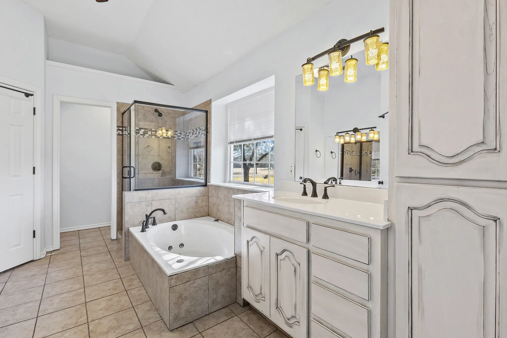 Single Family Residence For Sale in Hunt County , 2046 Mckenzie Road, Campbell, Texas 75422, 5 Bedroom, 4 Bathroom, Garage spaces, 3,639 Sqft, built in 1994, Preowned, mls#21167309, Real Estate Agent in Campbell, Homes For Sale in Hunt county, Homes For Sale in Campbell, Realtor in Campbell Texas, Real Estate Brokerage Independent Realty Texas, Luminita Cordes Realtor