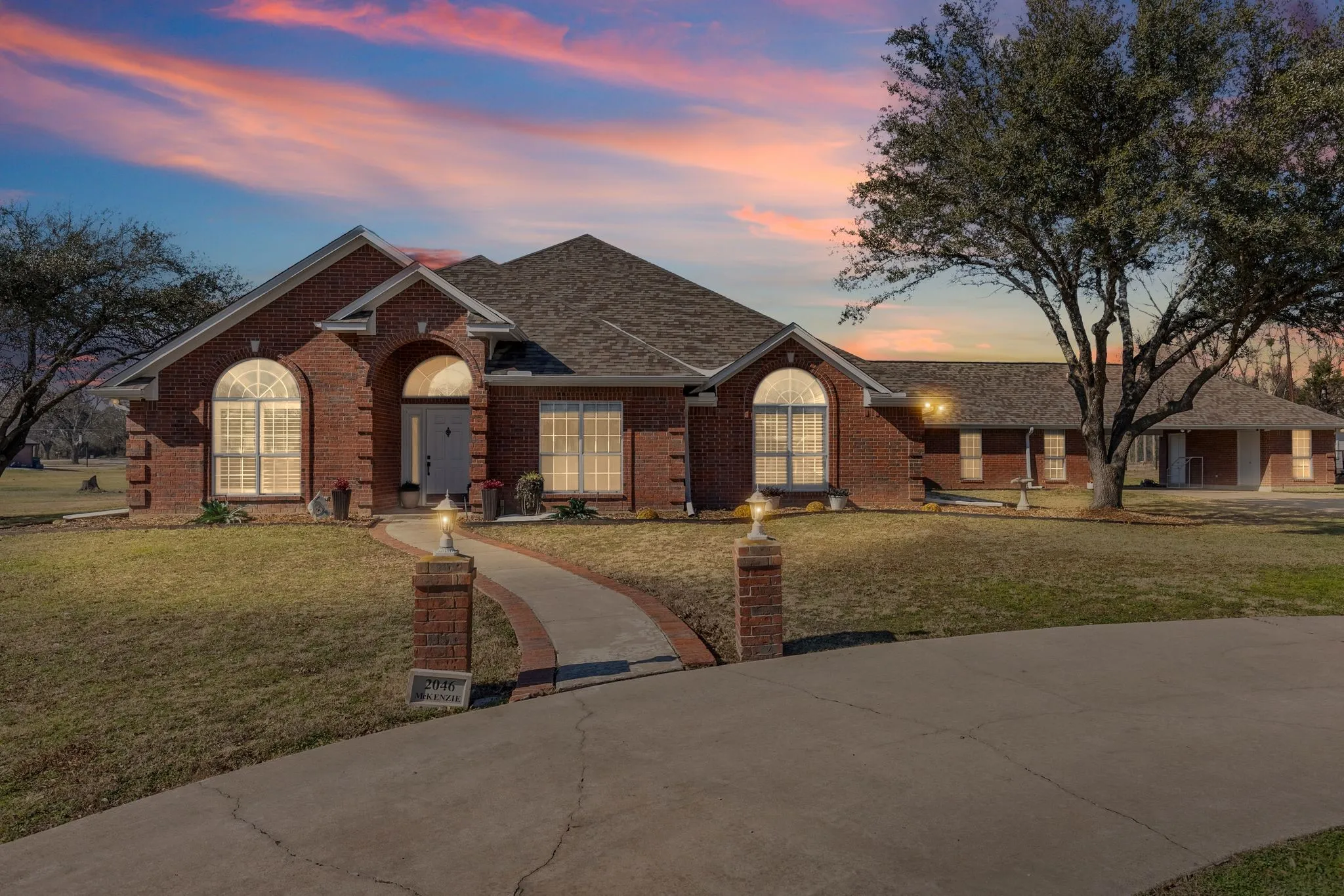 Single Family Residence For Sale in Hunt County , 2046 Mckenzie Road, Campbell, Texas 75422, 5 Bedroom, 4 Bathroom, Garage spaces, 3,639 Sqft, built in 1994, Preowned, mls#21167309, Real Estate Agent in Campbell, Homes For Sale in Hunt county, Homes For Sale in Campbell, Realtor in Campbell Texas, Real Estate Brokerage Independent Realty Texas, Luminita Cordes Realtor