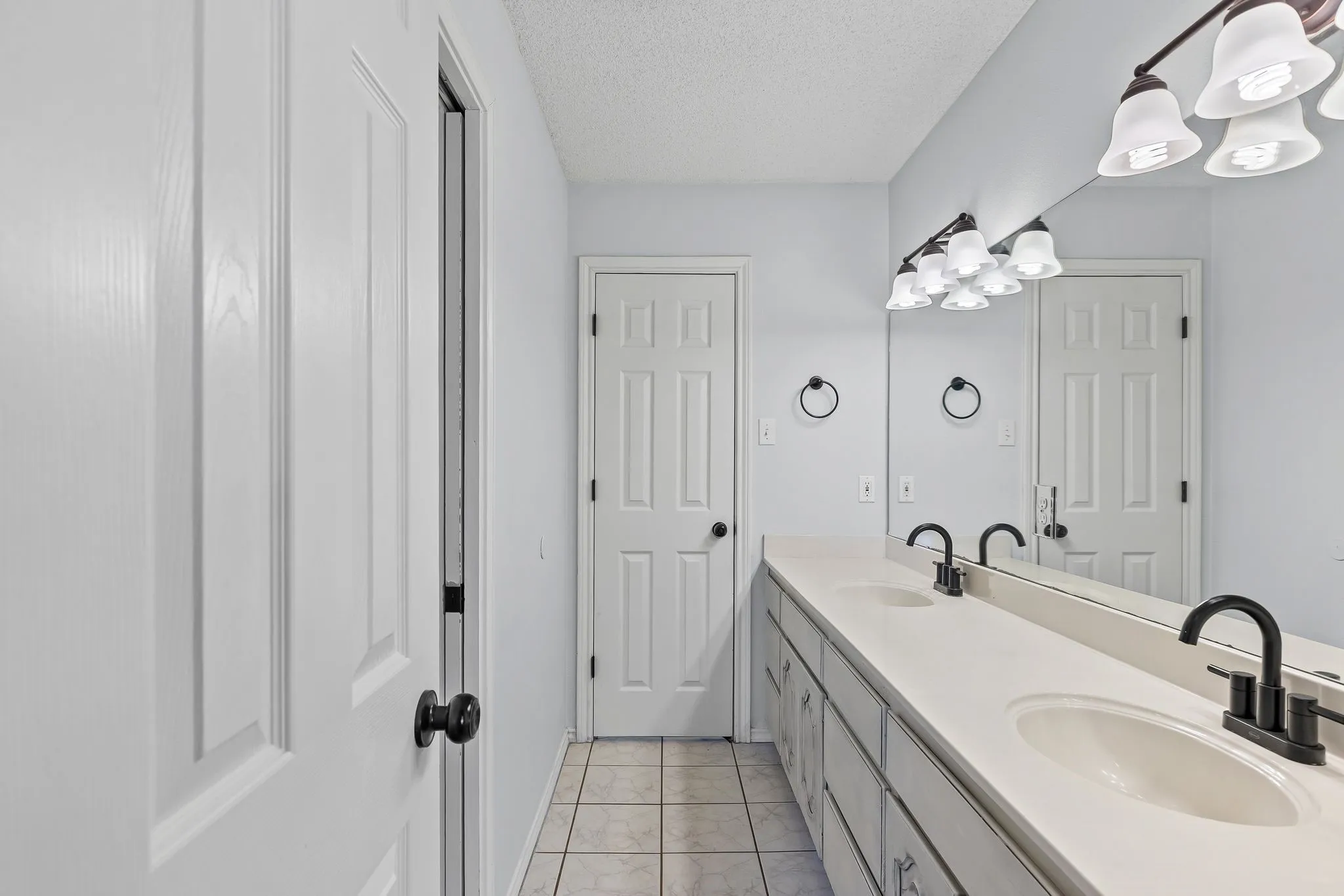 Single Family Residence For Sale in Hunt County , 2046 Mckenzie Road, Campbell, Texas 75422, 5 Bedroom, 4 Bathroom, Garage spaces, 3,639 Sqft, built in 1994, Preowned, mls#21167309, Real Estate Agent in Campbell, Homes For Sale in Hunt county, Homes For Sale in Campbell, Realtor in Campbell Texas, Real Estate Brokerage Independent Realty Texas, Luminita Cordes Realtor