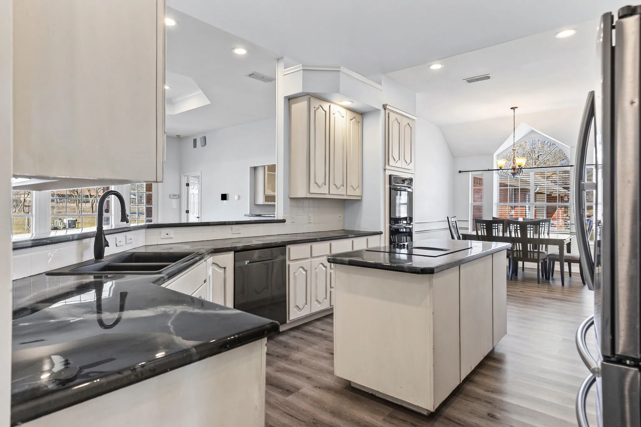 Single Family Residence For Sale in Hunt County , 2046 Mckenzie Road, Campbell, Texas 75422, 5 Bedroom, 4 Bathroom, Garage spaces, 3,639 Sqft, built in 1994, Preowned, mls#21167309, Real Estate Agent in Campbell, Homes For Sale in Hunt county, Homes For Sale in Campbell, Realtor in Campbell Texas, Real Estate Brokerage Independent Realty Texas, Luminita Cordes Realtor