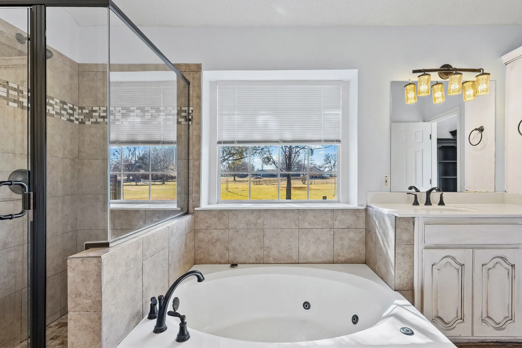 Single Family Residence For Sale in Hunt County , 2046 Mckenzie Road, Campbell, Texas 75422, 5 Bedroom, 4 Bathroom, Garage spaces, 3,639 Sqft, built in 1994, Preowned, mls#21167309, Real Estate Agent in Campbell, Homes For Sale in Hunt county, Homes For Sale in Campbell, Realtor in Campbell Texas, Real Estate Brokerage Independent Realty Texas, Luminita Cordes Realtor