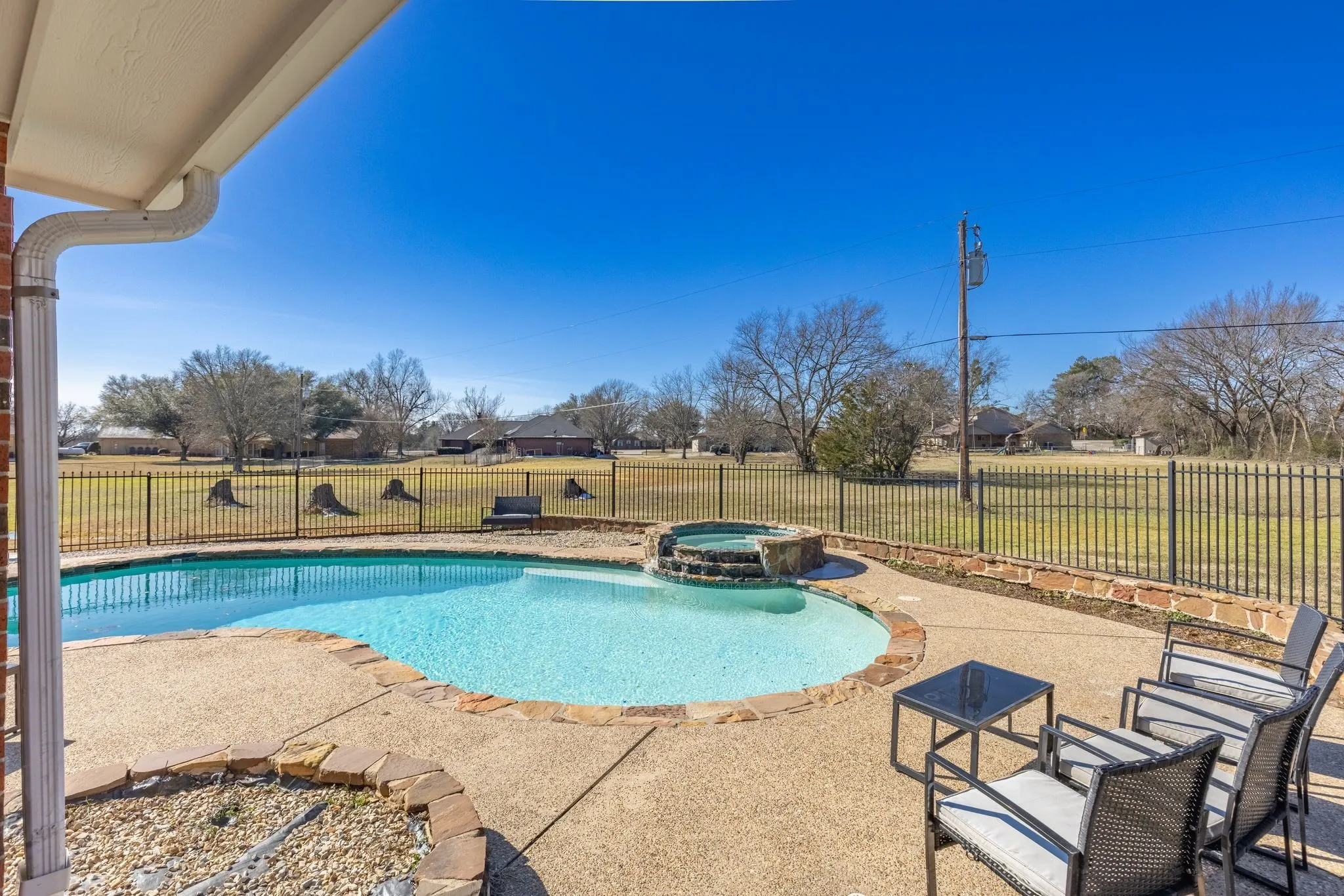Single Family Residence For Sale in Hunt County , 2046 Mckenzie Road, Campbell, Texas 75422, 5 Bedroom, 4 Bathroom, Garage spaces, 3,639 Sqft, built in 1994, Preowned, mls#21167309, Real Estate Agent in Campbell, Homes For Sale in Hunt county, Homes For Sale in Campbell, Realtor in Campbell Texas, Real Estate Brokerage Independent Realty Texas, Luminita Cordes Realtor