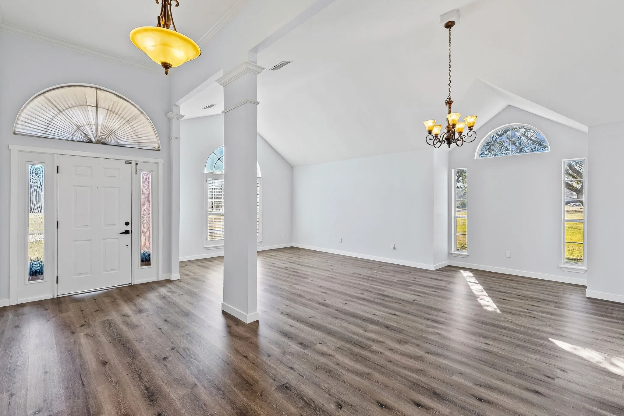 Single Family Residence For Sale in Hunt County , 2046 Mckenzie Road, Campbell, Texas 75422, 5 Bedroom, 4 Bathroom, Garage spaces, 3,639 Sqft, built in 1994, Preowned, mls#21167309, Real Estate Agent in Campbell, Homes For Sale in Hunt county, Homes For Sale in Campbell, Realtor in Campbell Texas, Real Estate Brokerage Independent Realty Texas, Luminita Cordes Realtor