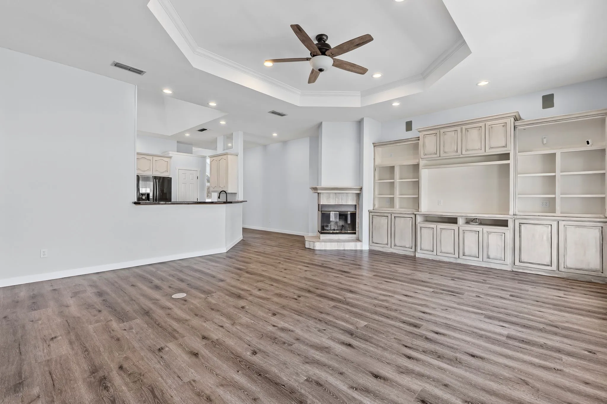 Single Family Residence For Sale in Hunt County , 2046 Mckenzie Road, Campbell, Texas 75422, 5 Bedroom, 4 Bathroom, Garage spaces, 3,639 Sqft, built in 1994, Preowned, mls#21167309, Real Estate Agent in Campbell, Homes For Sale in Hunt county, Homes For Sale in Campbell, Realtor in Campbell Texas, Real Estate Brokerage Independent Realty Texas, Luminita Cordes Realtor