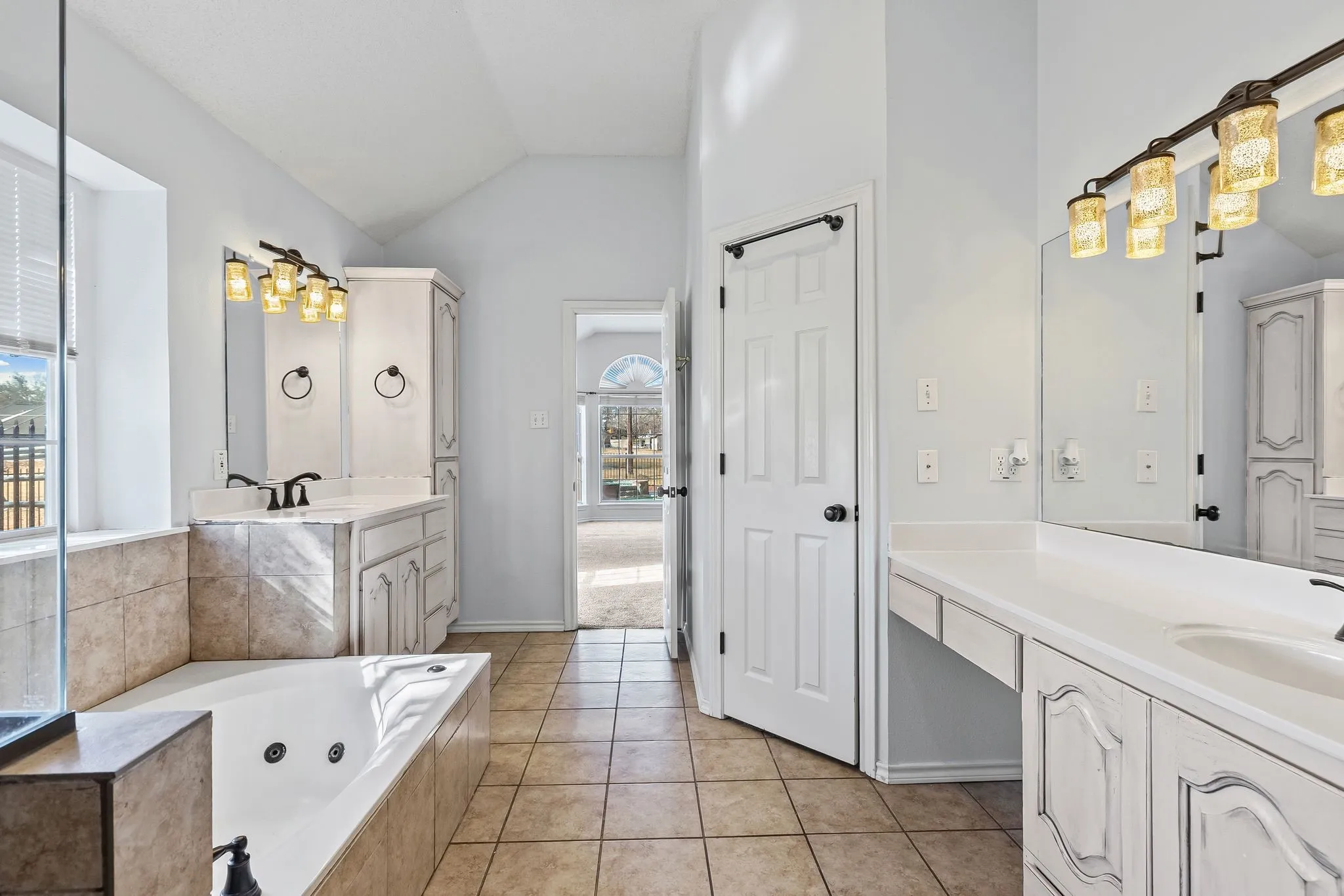 Single Family Residence For Sale in Hunt County , 2046 Mckenzie Road, Campbell, Texas 75422, 5 Bedroom, 4 Bathroom, Garage spaces, 3,639 Sqft, built in 1994, Preowned, mls#21167309, Real Estate Agent in Campbell, Homes For Sale in Hunt county, Homes For Sale in Campbell, Realtor in Campbell Texas, Real Estate Brokerage Independent Realty Texas, Luminita Cordes Realtor