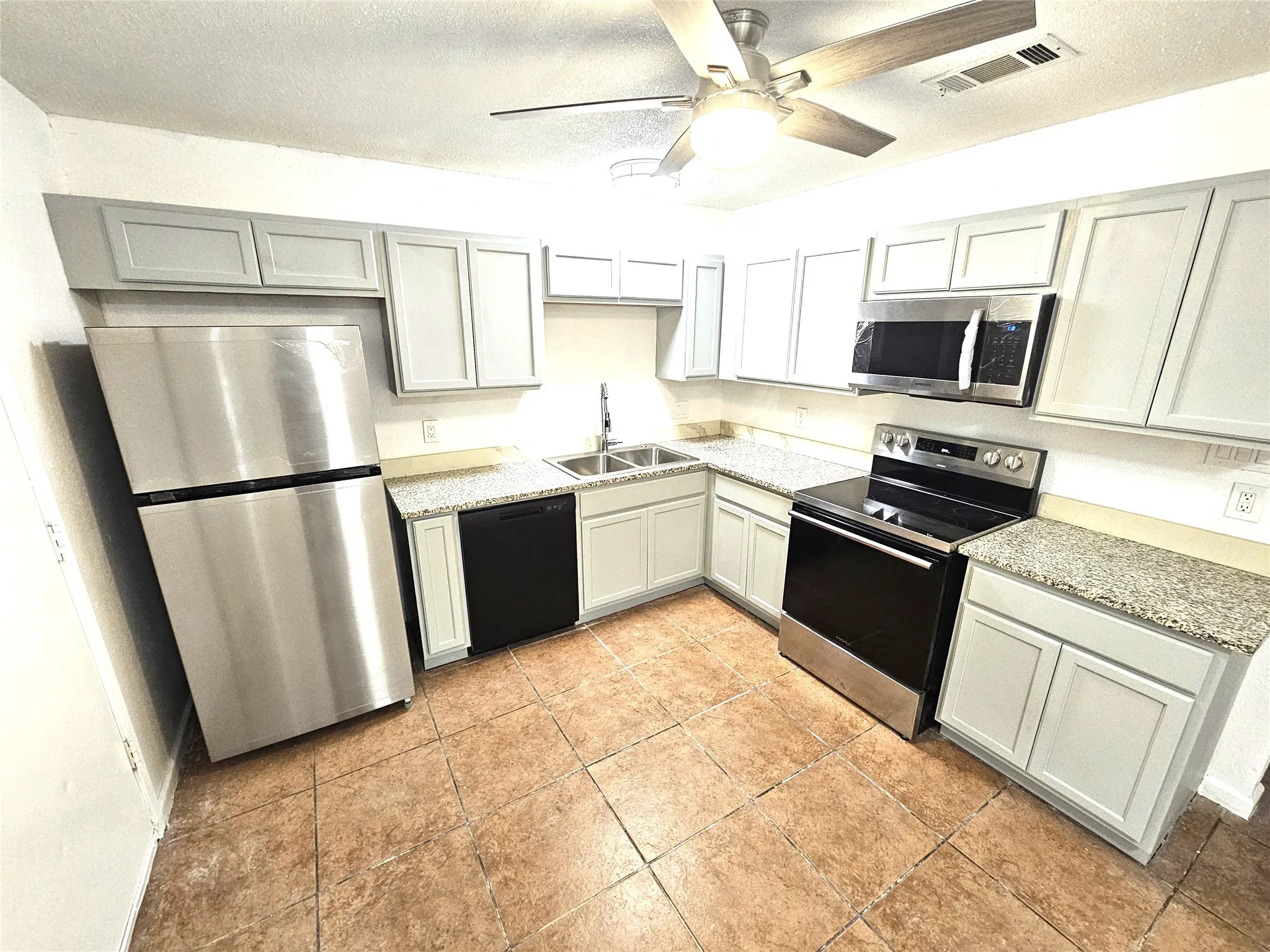 Quadruplex For Rent in Tarrant County , 724 Bluebonnet Drive A, Keller, Texas 76248, 2 Bedroom, 2 Bathroom, Garage spaces, 1,040 Sqft, built in 1985, Preowned, mls#21167334, Real Estate Agent in Keller, Homes For Rent in Tarrant county, Homes For Rent in Keller, Realtor in Keller Texas, Real Estate Brokerage Independent Realty Texas, Luminita Cordes Realtor