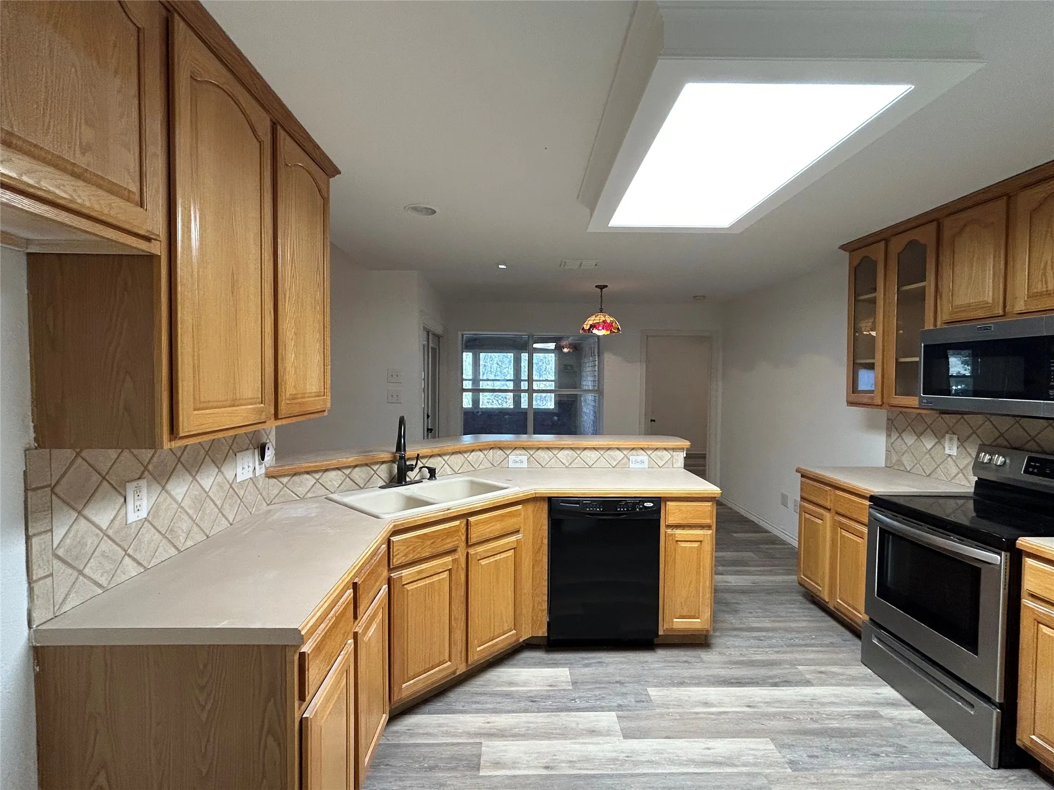 Single Family Residence For Sale in Dallas County , 12065 Forest Glen Lane, Balch Springs, Texas 75180, 4 Bedroom, 2 Bathroom, 2 Garage spaces, 2,508 Sqft, built in 2000, mls#21167410, Real Estate Agent in Balch Springs, Homes For Sale in Dallas county, Homes For Sale in Balch Springs, Realtor in Balch Springs Texas, Real Estate Brokerage Independent Realty Texas, Luminita Cordes Realtor