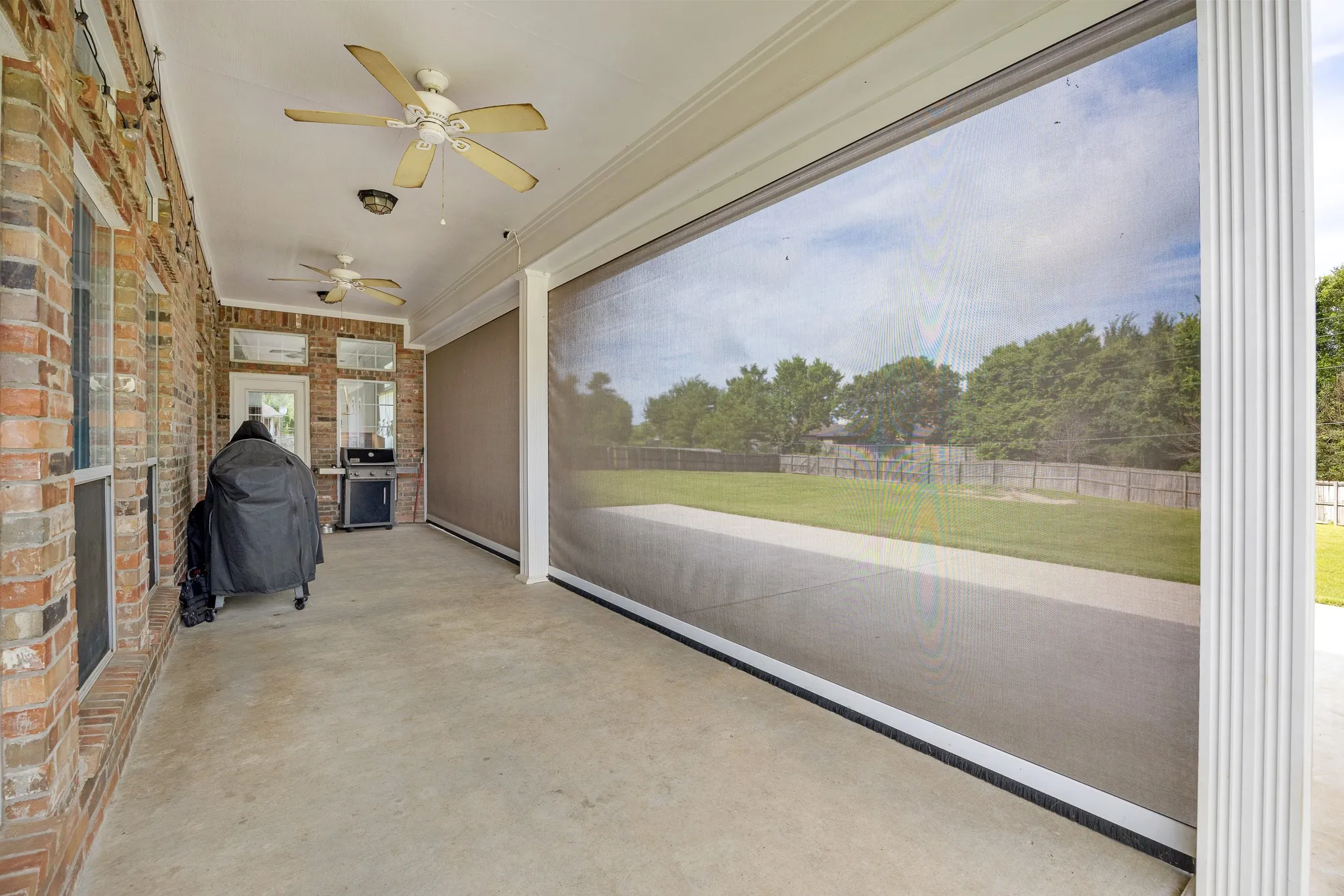 Single Family Residence For Sale in Smith County , 11228 Marsh Wren Circle, Flint, Texas 75762, 4 Bedroom, 3 Bathroom, 3 Garage spaces, 3,248 Sqft, built in 2003, mls#21167426, Real Estate Agent in Flint, Homes For Sale in Smith county, Homes For Sale in Flint, Realtor in Flint Texas, Real Estate Brokerage Independent Realty Texas, Luminita Cordes Realtor