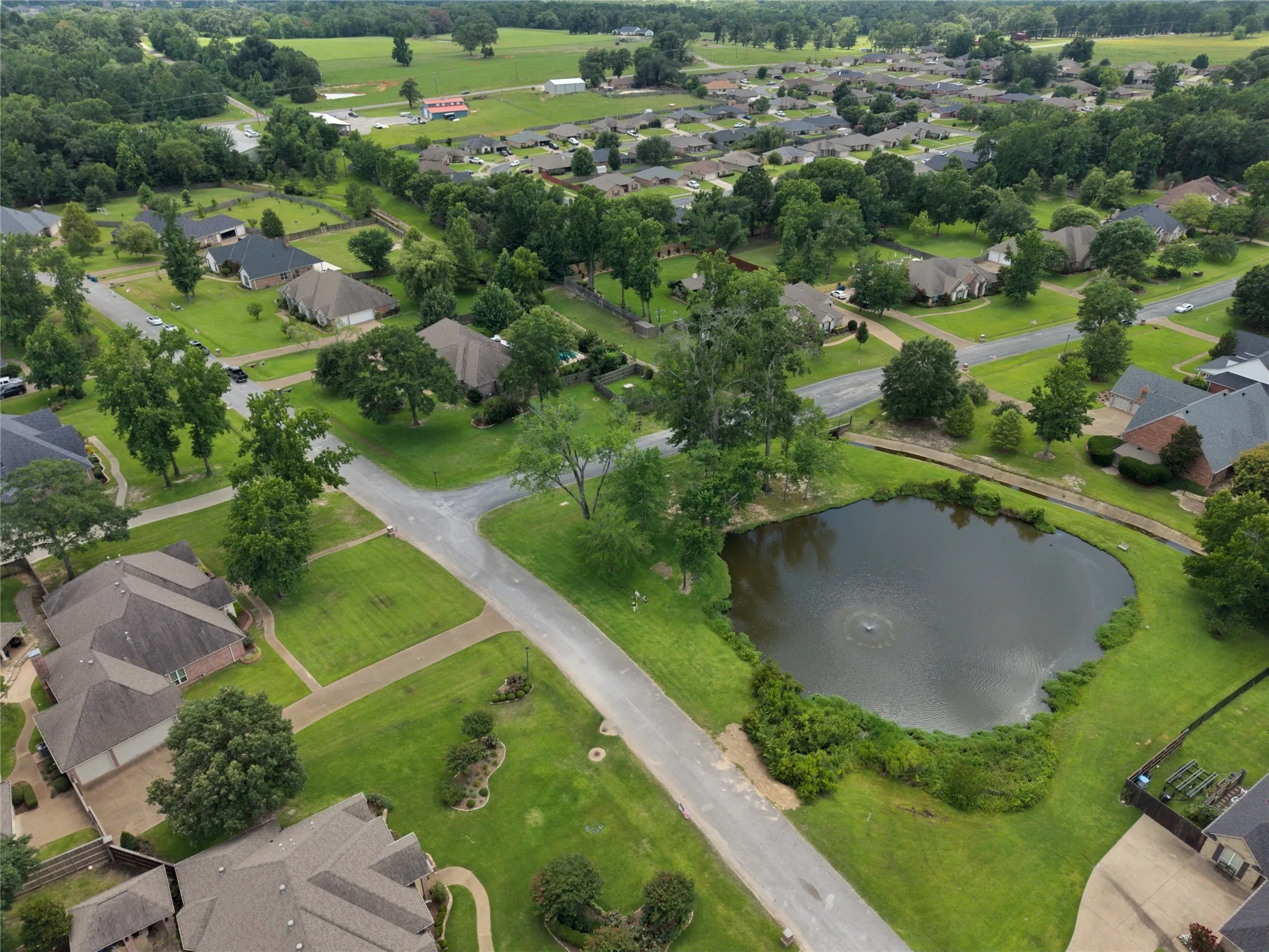 Single Family Residence For Sale in Smith County , 11228 Marsh Wren Circle, Flint, Texas 75762, 4 Bedroom, 3 Bathroom, 3 Garage spaces, 3,248 Sqft, built in 2003, mls#21167426, Real Estate Agent in Flint, Homes For Sale in Smith county, Homes For Sale in Flint, Realtor in Flint Texas, Real Estate Brokerage Independent Realty Texas, Luminita Cordes Realtor