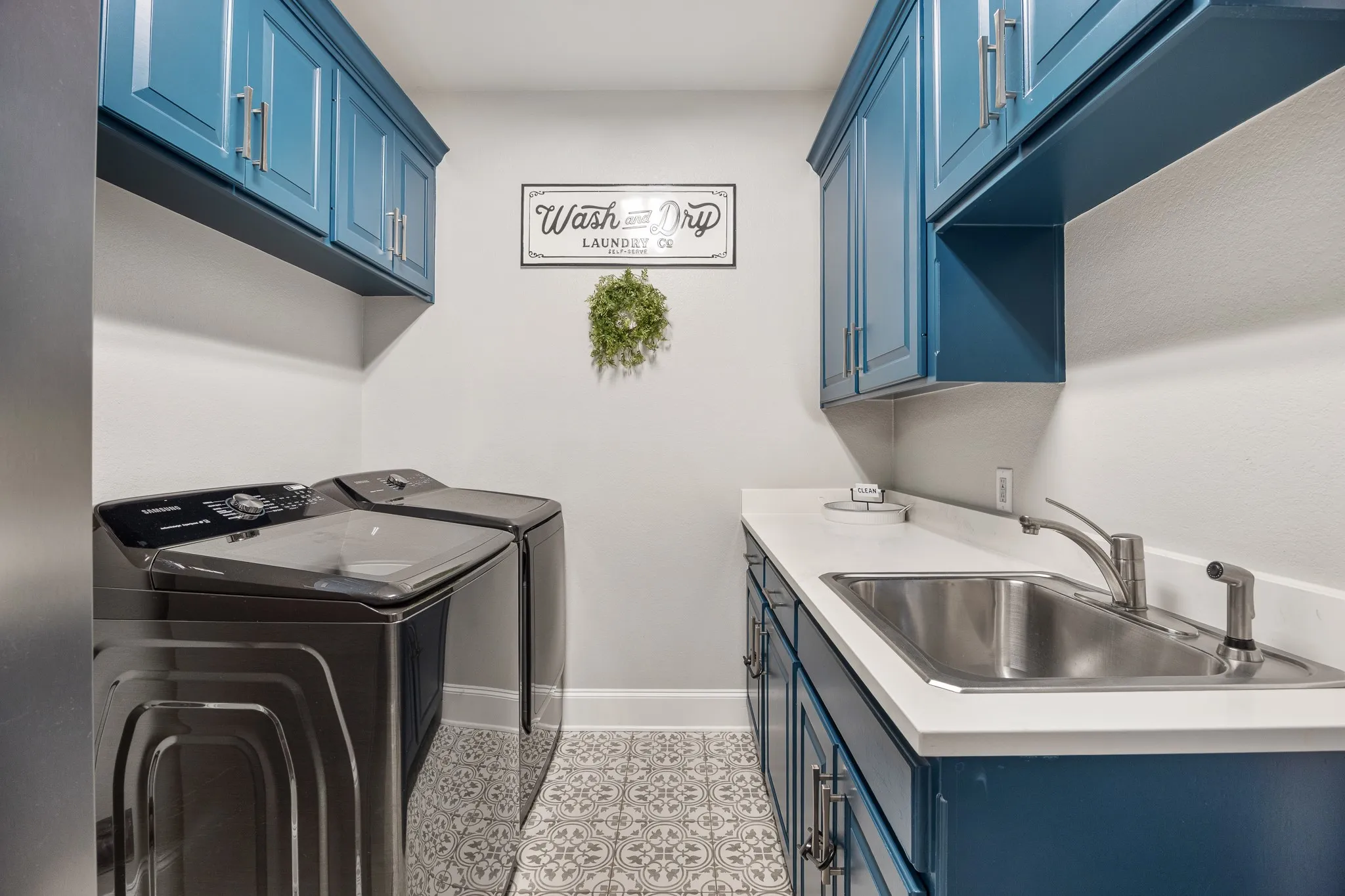Single Family Residence For Sale in Smith County , 11228 Marsh Wren Circle, Flint, Texas 75762, 4 Bedroom, 3 Bathroom, 3 Garage spaces, 3,248 Sqft, built in 2003, mls#21167426, Real Estate Agent in Flint, Homes For Sale in Smith county, Homes For Sale in Flint, Realtor in Flint Texas, Real Estate Brokerage Independent Realty Texas, Luminita Cordes Realtor