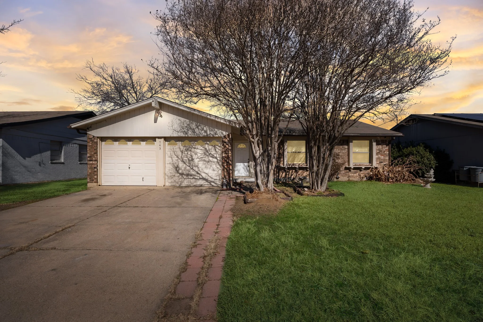 Single Family Residence For Sale in Denton County , 743 Price Drive, Lewisville, Texas 75067, 3 Bedrooms, 2 Bathrooms, 2 Garage spaces, 1,224 Sqft, built in 1970, Price $289,000, mls#21167468, Real Estate Agent in Lewisville, Homes For Sale in Denton county, Homes For Sale in Lewisville, Realtor in Lewisville Texas, Real Estate Brokerage Independent Realty Texas, Luminita Cordes Realtor