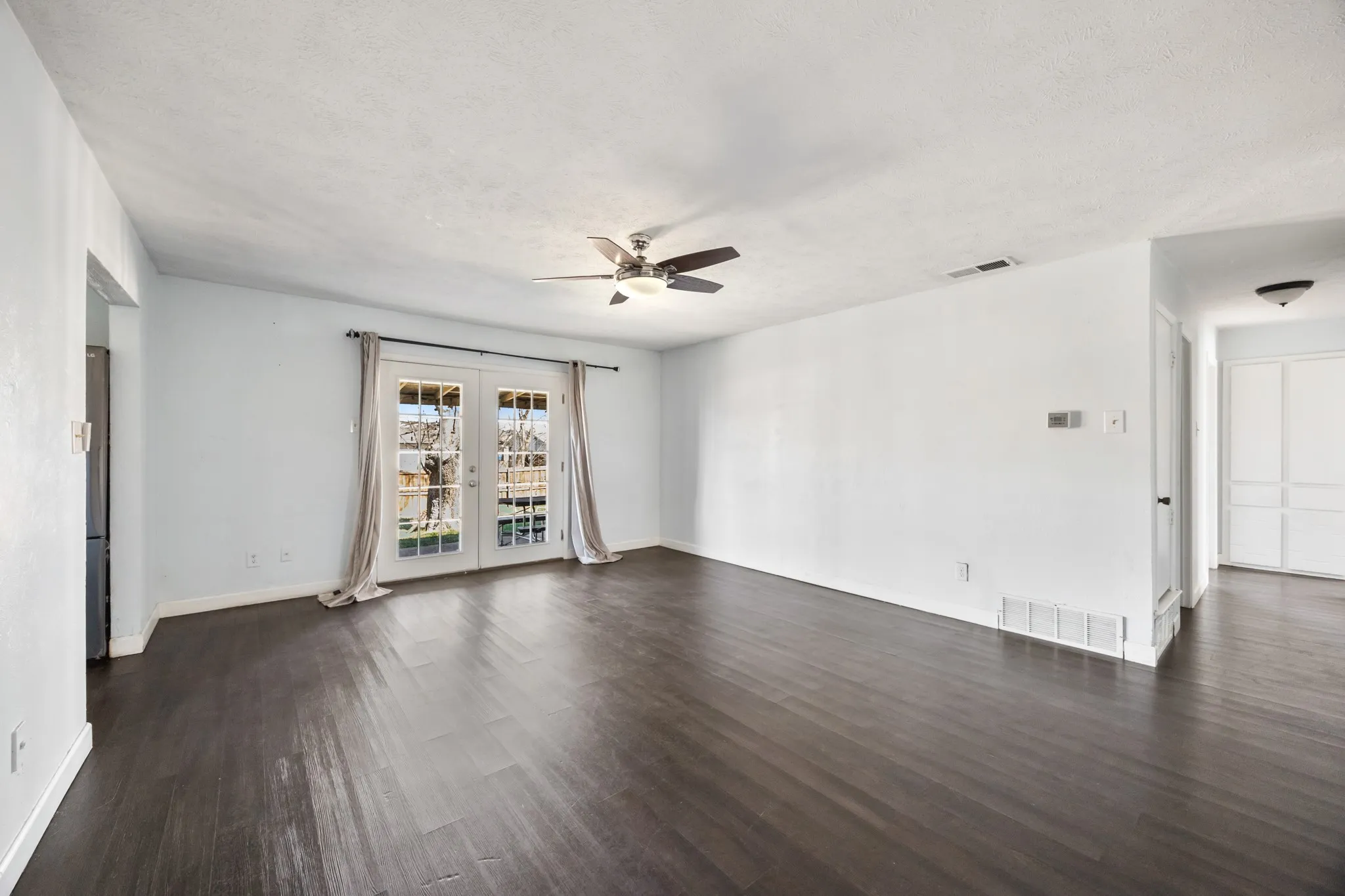 Single Family Residence For Sale in Denton County , 743 Price Drive, Lewisville, Texas 75067, 3 Bedrooms, 2 Bathrooms, 2 Garage spaces, 1,224 Sqft, built in 1970, Price $289,000, mls#21167468, Real Estate Agent in Lewisville, Homes For Sale in Denton county, Homes For Sale in Lewisville, Realtor in Lewisville Texas, Real Estate Brokerage Independent Realty Texas, Luminita Cordes Realtor