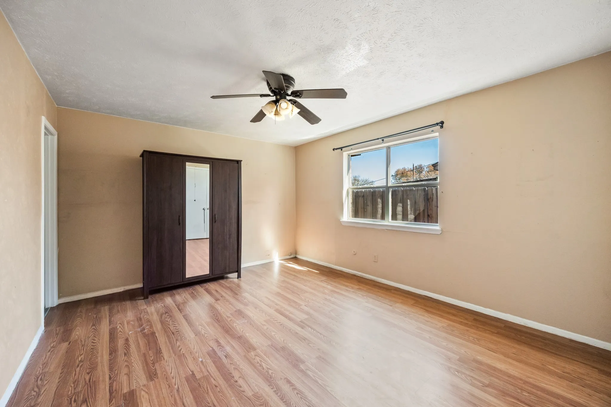Single Family Residence For Sale in Denton County , 743 Price Drive, Lewisville, Texas 75067, 3 Bedrooms, 2 Bathrooms, 2 Garage spaces, 1,224 Sqft, built in 1970, Price $289,000, mls#21167468, Real Estate Agent in Lewisville, Homes For Sale in Denton county, Homes For Sale in Lewisville, Realtor in Lewisville Texas, Real Estate Brokerage Independent Realty Texas, Luminita Cordes Realtor