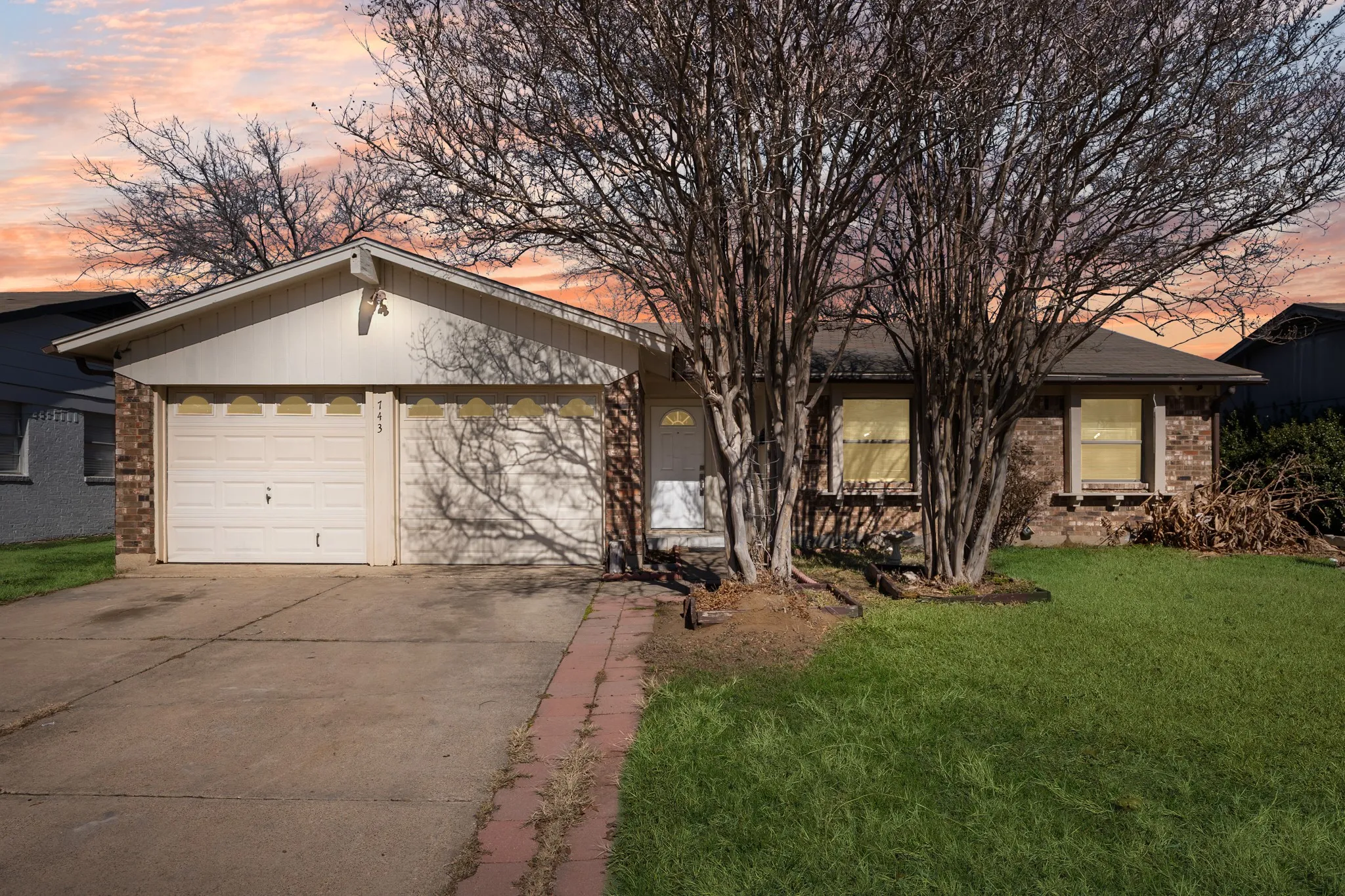 Single Family Residence For Sale in Denton County , 743 Price Drive, Lewisville, Texas 75067, 3 Bedrooms, 2 Bathrooms, 2 Garage spaces, 1,224 Sqft, built in 1970, Price $289,000, mls#21167468, Real Estate Agent in Lewisville, Homes For Sale in Denton county, Homes For Sale in Lewisville, Realtor in Lewisville Texas, Real Estate Brokerage Independent Realty Texas, Luminita Cordes Realtor