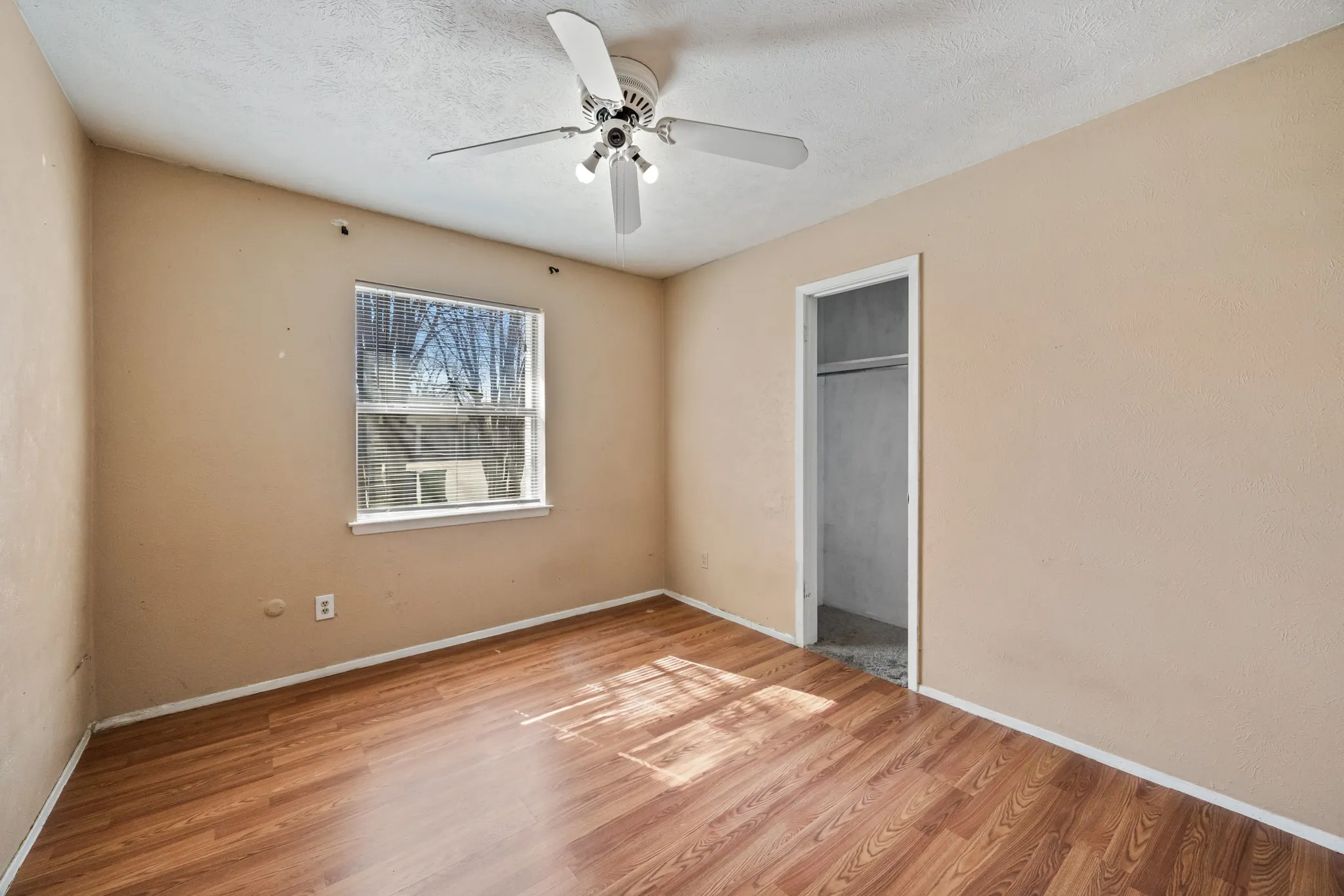 Single Family Residence For Sale in Denton County , 743 Price Drive, Lewisville, Texas 75067, 3 Bedrooms, 2 Bathrooms, 2 Garage spaces, 1,224 Sqft, built in 1970, Price $289,000, mls#21167468, Real Estate Agent in Lewisville, Homes For Sale in Denton county, Homes For Sale in Lewisville, Realtor in Lewisville Texas, Real Estate Brokerage Independent Realty Texas, Luminita Cordes Realtor
