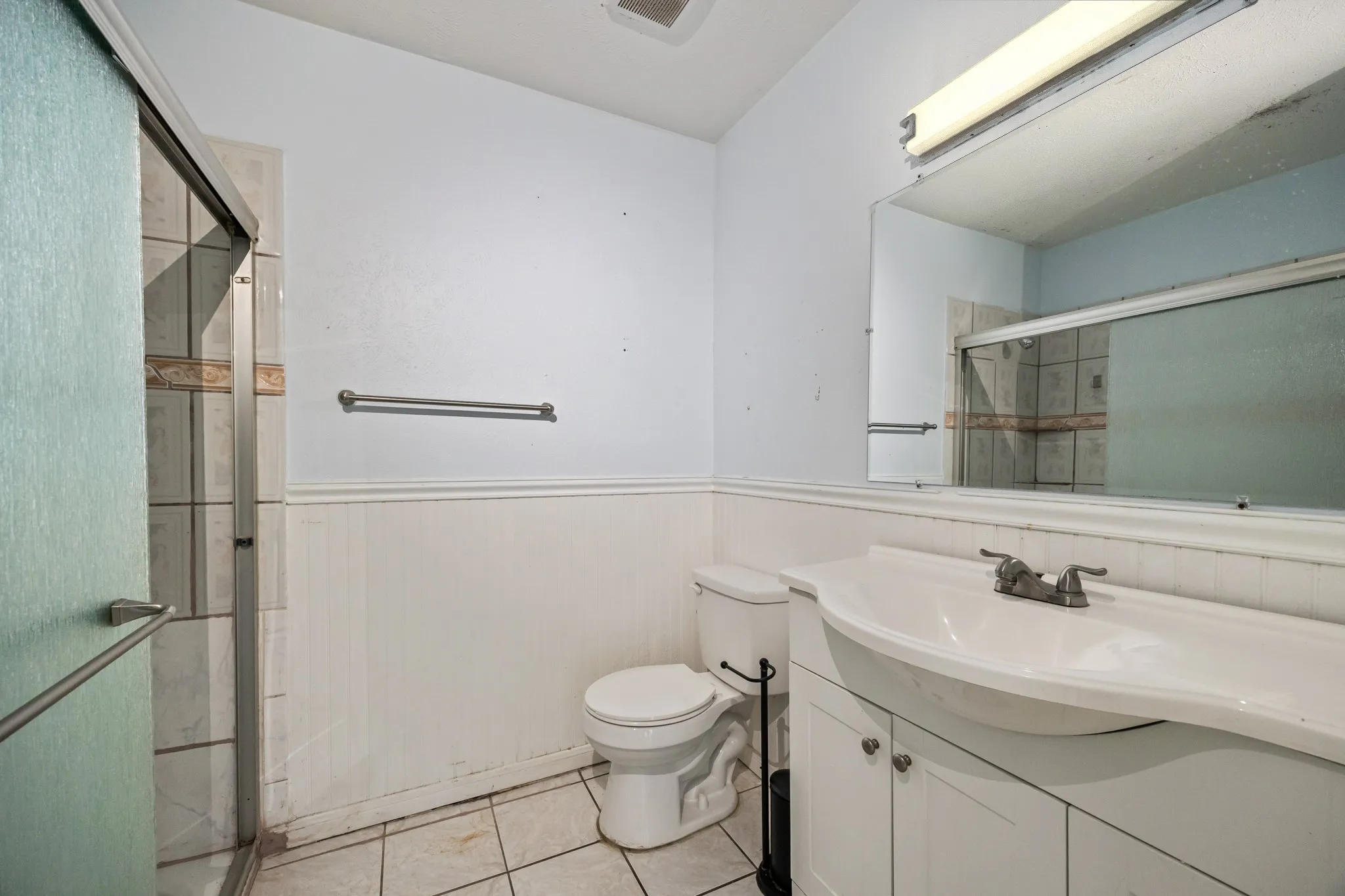 Single Family Residence For Sale in Denton County , 743 Price Drive, Lewisville, Texas 75067, 3 Bedrooms, 2 Bathrooms, 2 Garage spaces, 1,224 Sqft, built in 1970, Price $289,000, mls#21167468, Real Estate Agent in Lewisville, Homes For Sale in Denton county, Homes For Sale in Lewisville, Realtor in Lewisville Texas, Real Estate Brokerage Independent Realty Texas, Luminita Cordes Realtor