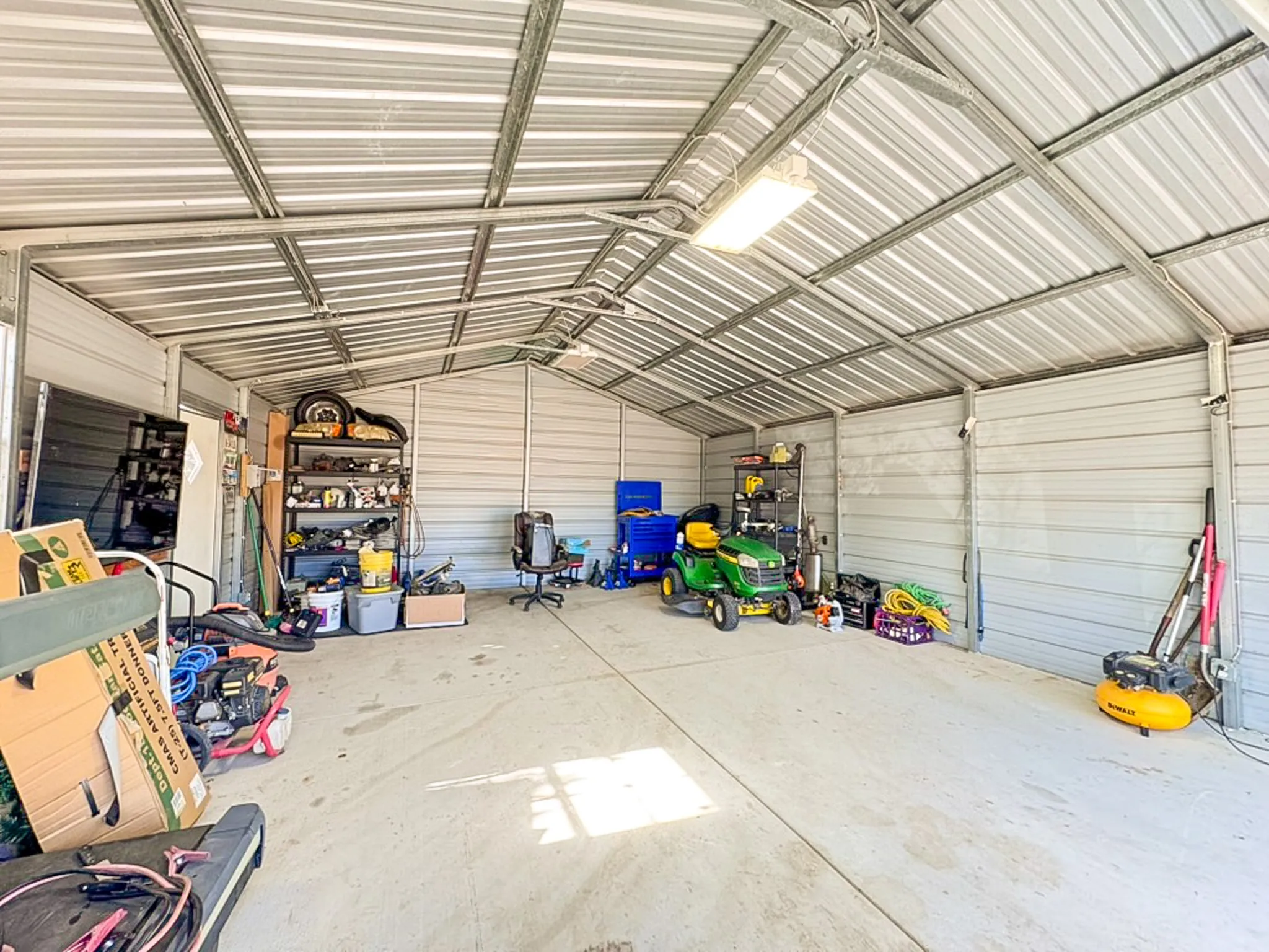 Mobile Home For Sale in Erath County , 140 Private Road 1708, Stephenville, Texas 76401, 1 Bedroom, 1 Bathroom, 2 Garage spaces, 640 Sqft, built in 2012, mls#21167479, Real Estate Agent in Stephenville, Homes For Sale in Erath county, Homes For Sale in Stephenville, Realtor in Stephenville Texas, Real Estate Brokerage Independent Realty Texas, Luminita Cordes Realtor
