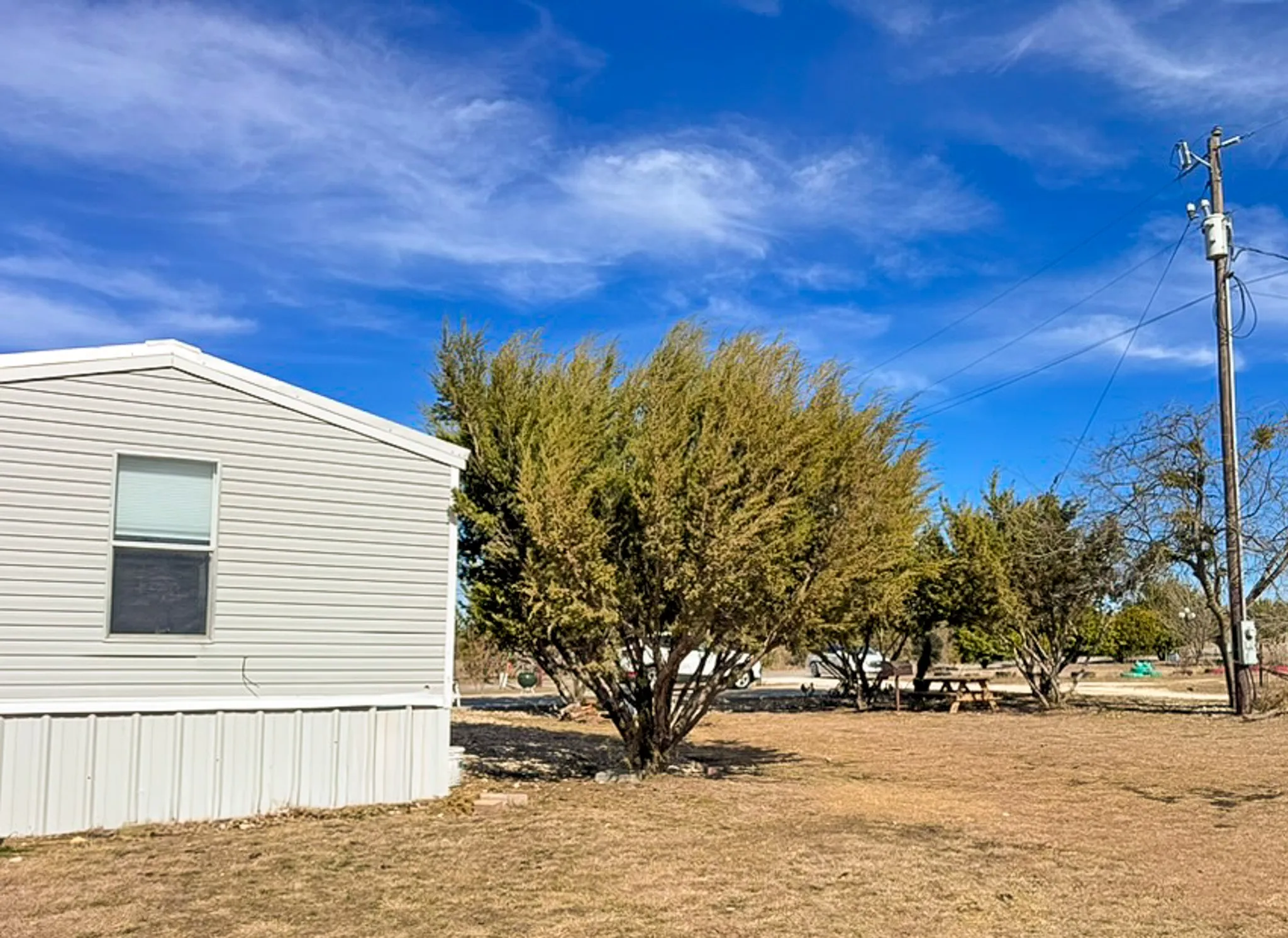 Mobile Home For Sale in Erath County , 140 Private Road 1708, Stephenville, Texas 76401, 1 Bedroom, 1 Bathroom, 2 Garage spaces, 640 Sqft, built in 2012, mls#21167479, Real Estate Agent in Stephenville, Homes For Sale in Erath county, Homes For Sale in Stephenville, Realtor in Stephenville Texas, Real Estate Brokerage Independent Realty Texas, Luminita Cordes Realtor