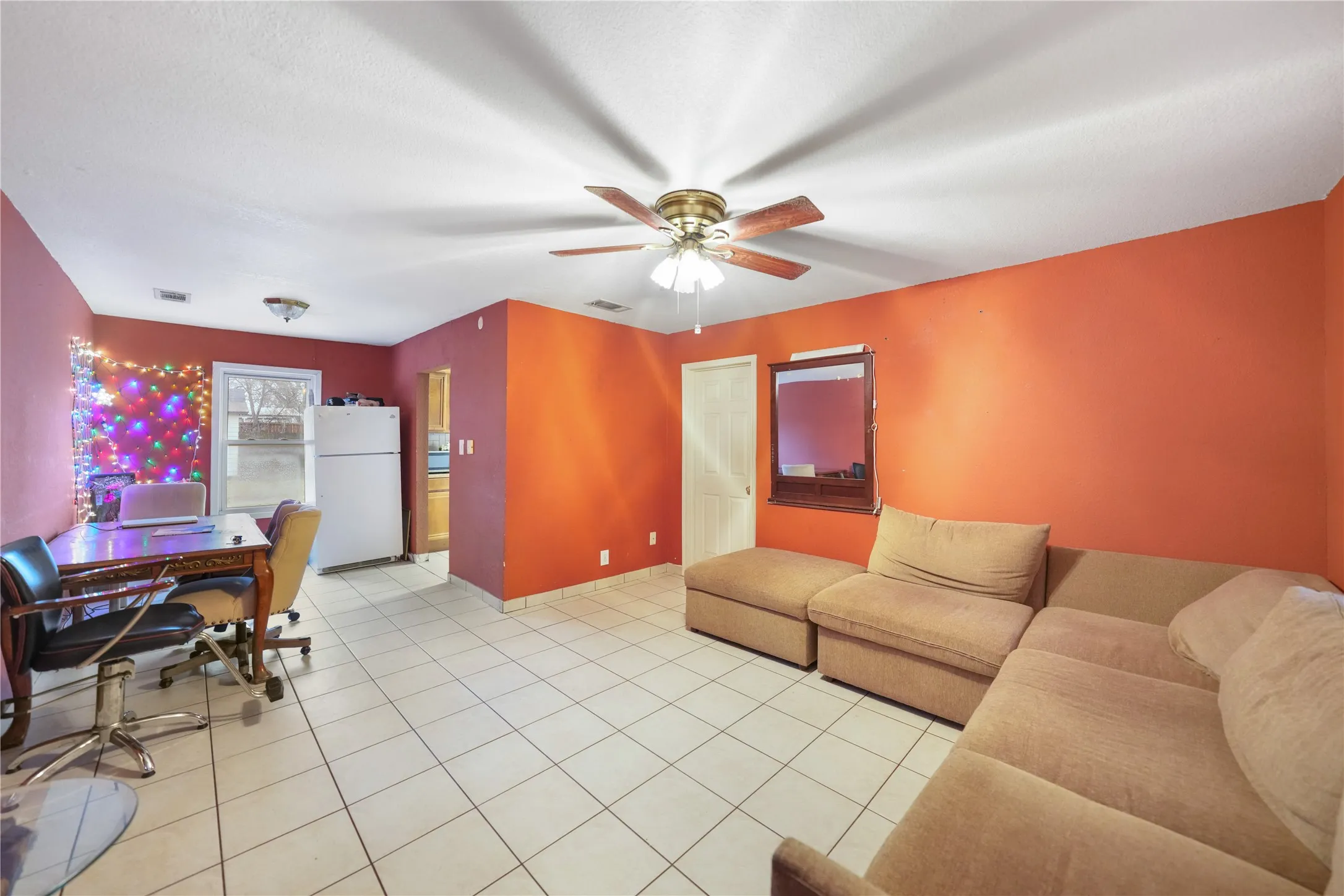 Single Family Residence For Sale in Hunt County , 3906 Henderson Street, Greenville, Texas 75401, 3 Bedroom, 1 Bathroom, Garage spaces, 1,064 Sqft, built in 1995, mls#21156933, Real Estate Agent in Greenville, Homes For Sale in Hunt county, Homes For Sale in Greenville, Realtor in Greenville Texas, Real Estate Brokerage Independent Realty Texas, Luminita Cordes Realtor