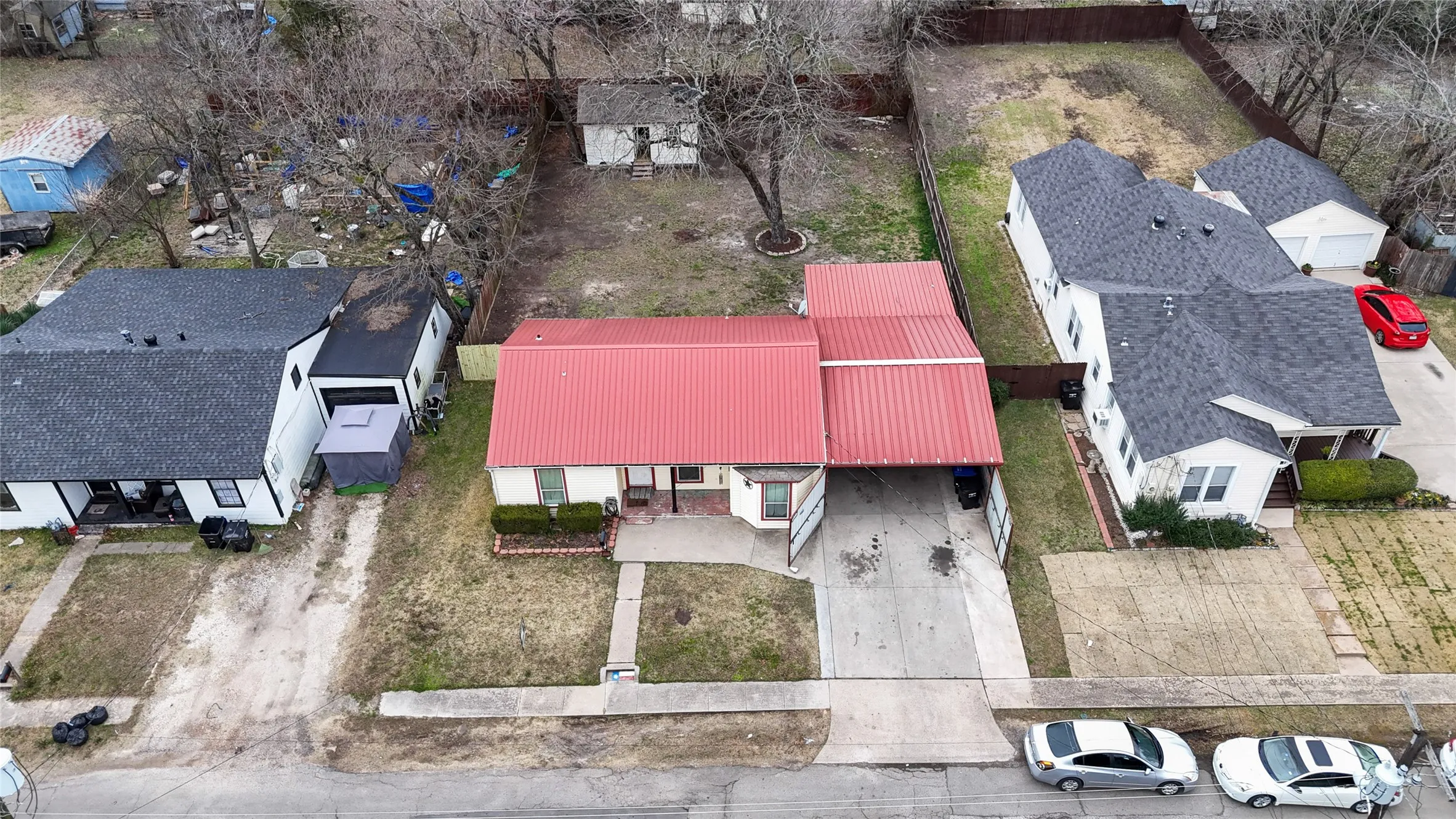 Single Family Residence For Sale in Hunt County , 3906 Henderson Street, Greenville, Texas 75401, 3 Bedroom, 1 Bathroom, Garage spaces, 1,064 Sqft, built in 1995, mls#21156933, Real Estate Agent in Greenville, Homes For Sale in Hunt county, Homes For Sale in Greenville, Realtor in Greenville Texas, Real Estate Brokerage Independent Realty Texas, Luminita Cordes Realtor