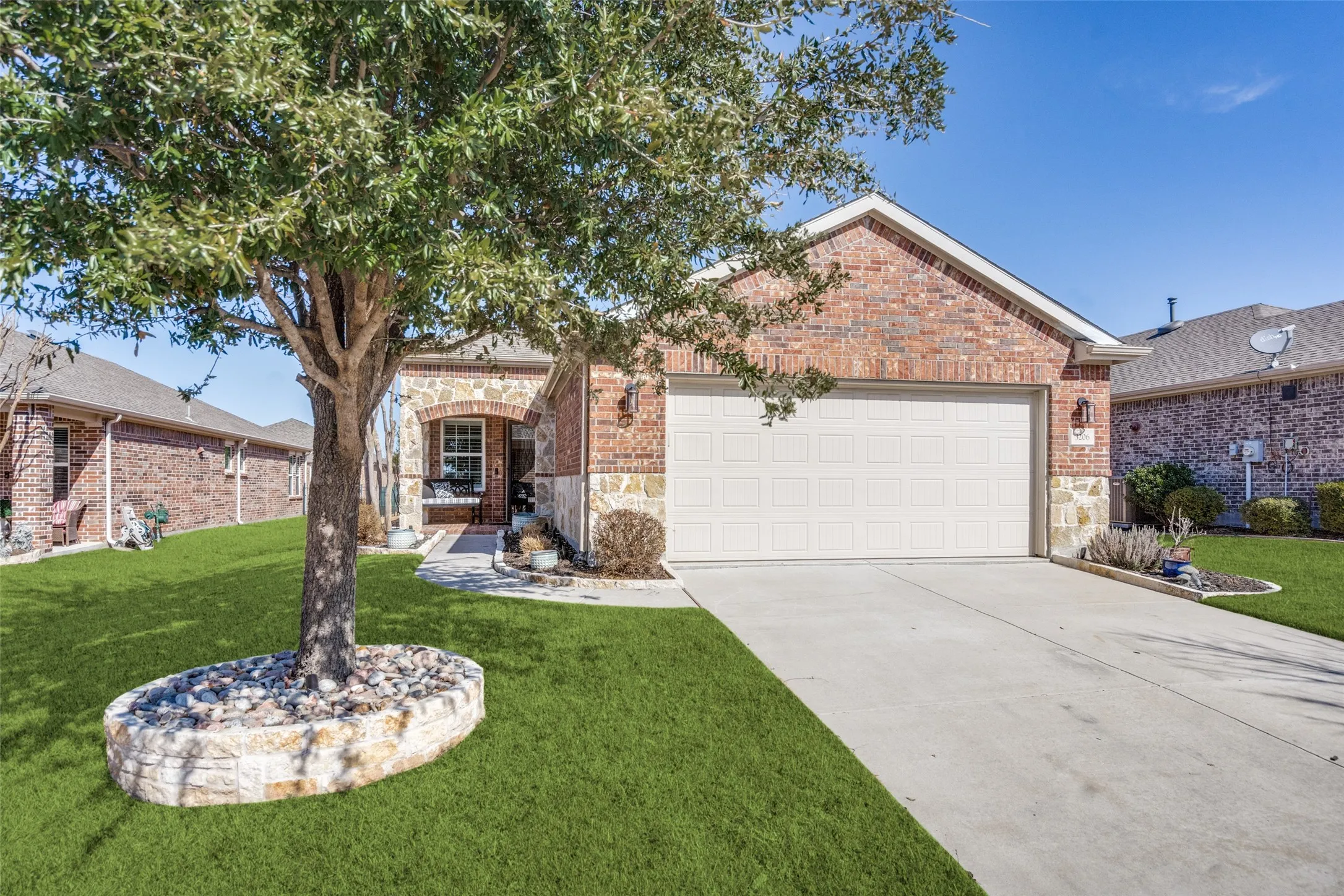 Single Family Residence For Sale in Denton County , 3206 Full Sail Lane, Frisco, Texas 75036, 2 Bedroom, 2 Bathroom, 2 Garage spaces, 1,563 Sqft, built in 2017, mls#21167551, Real Estate Agent in Frisco, Homes For Sale in Denton county, Homes For Sale in Frisco, Realtor in Frisco Texas, Real Estate Brokerage Independent Realty Texas, Luminita Cordes Realtor